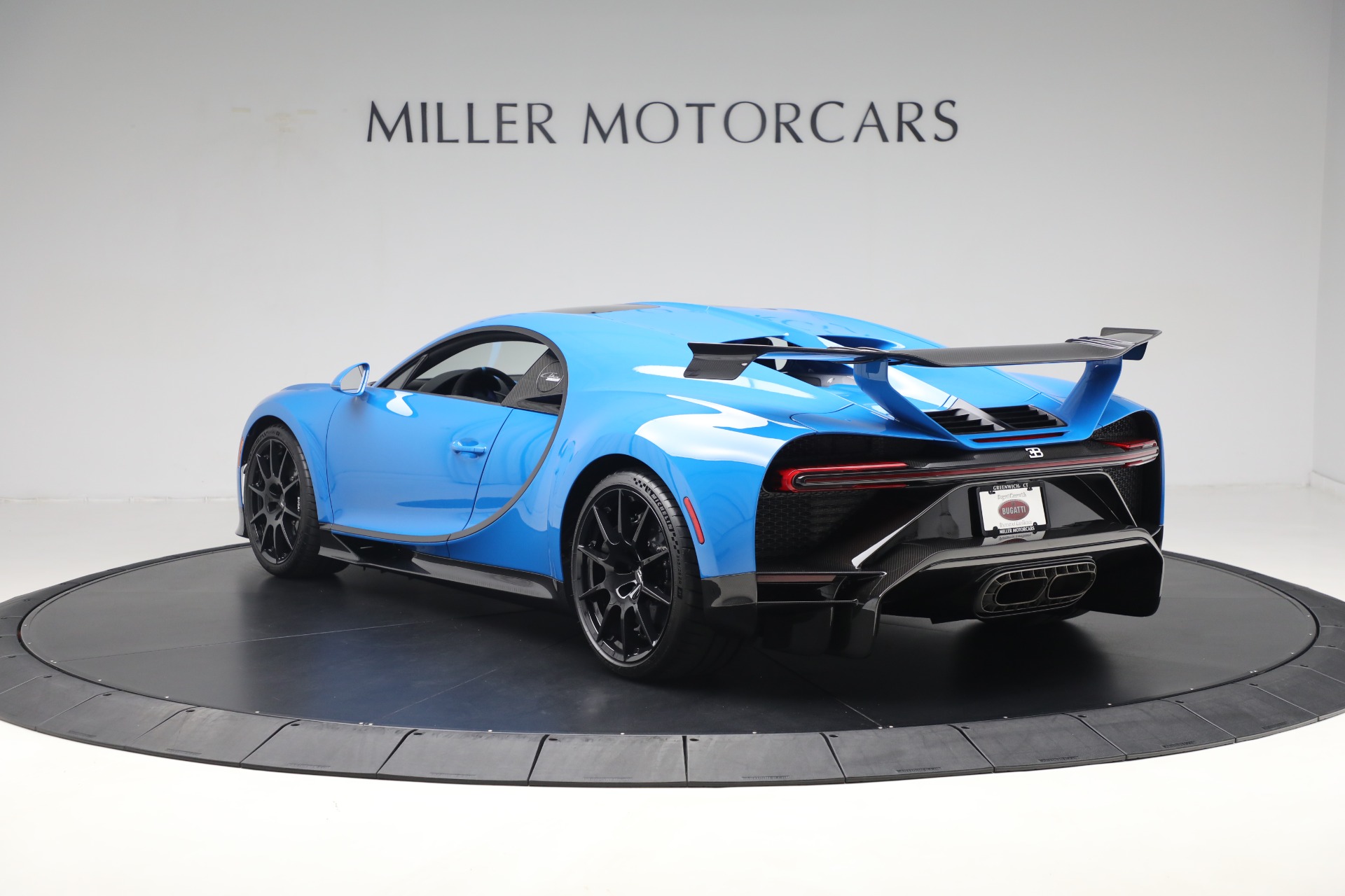 Used-2021-Bugatti-Chiron-Pur-Sport
