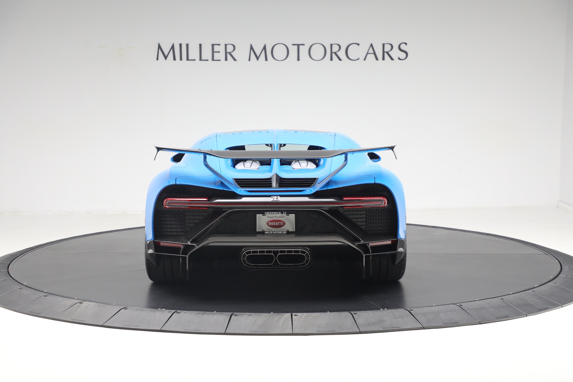 Used-2021-Bugatti-Chiron-Pur-Sport