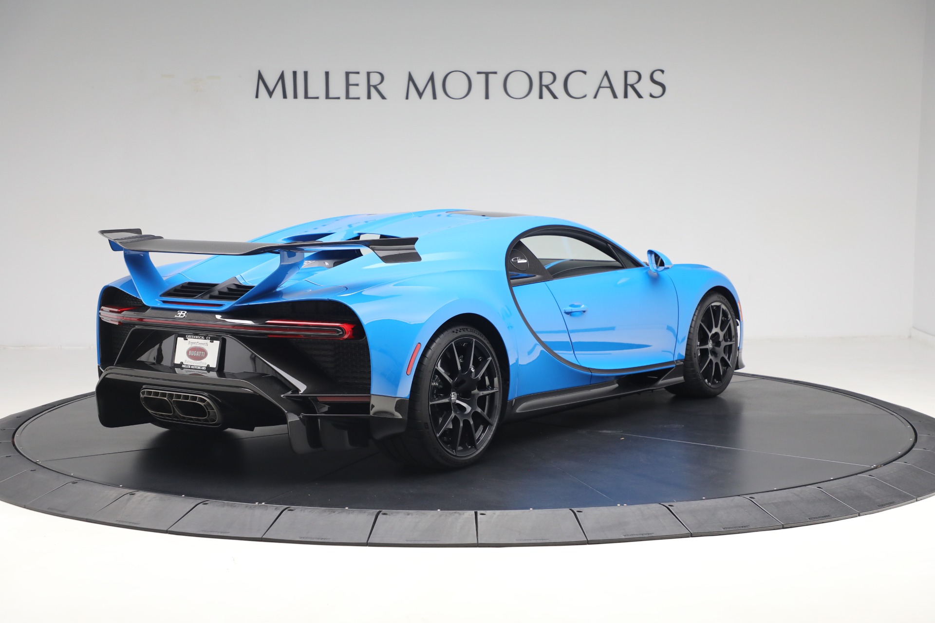 Used-2021-Bugatti-Chiron-Pur-Sport