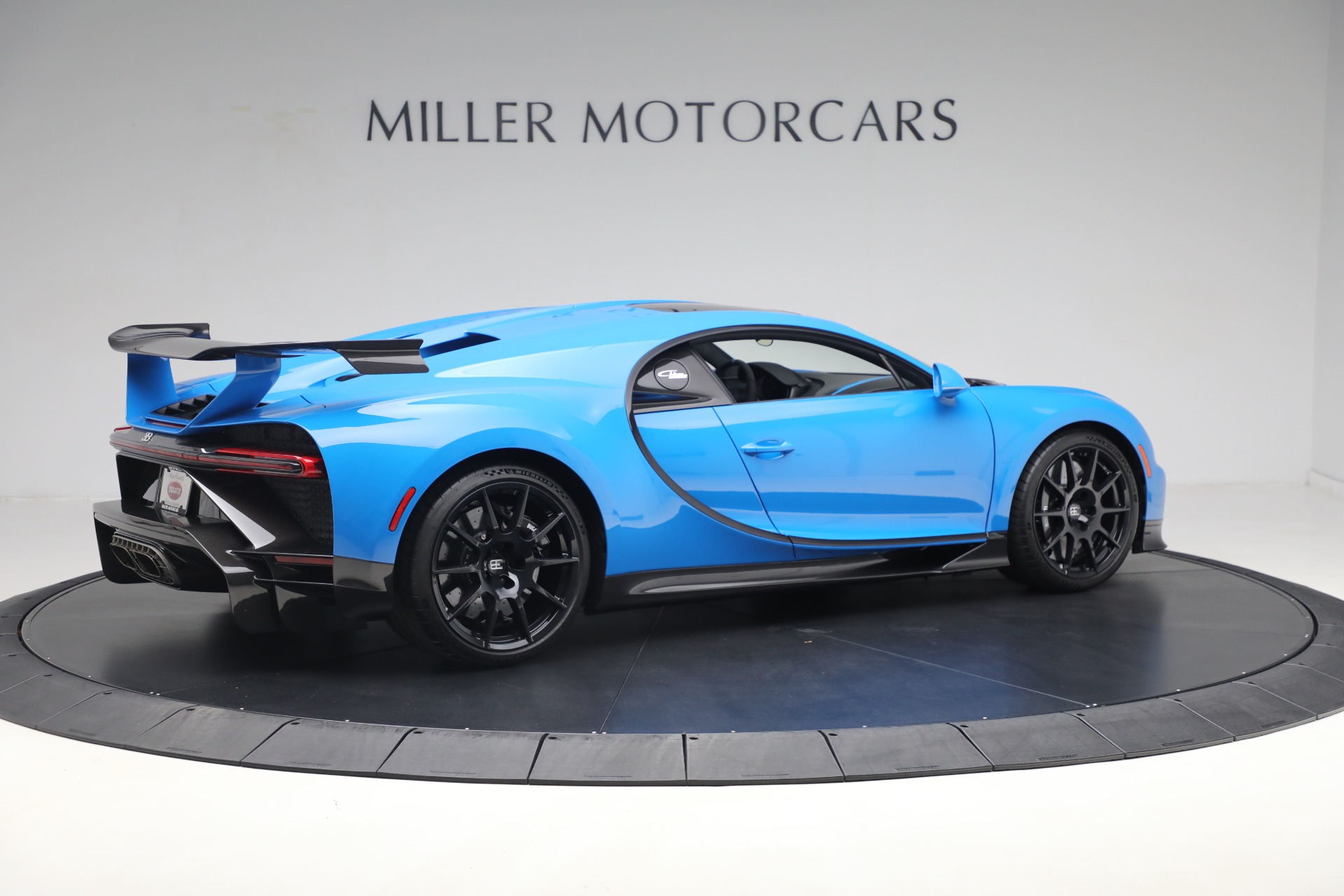 Used-2021-Bugatti-Chiron-Pur-Sport