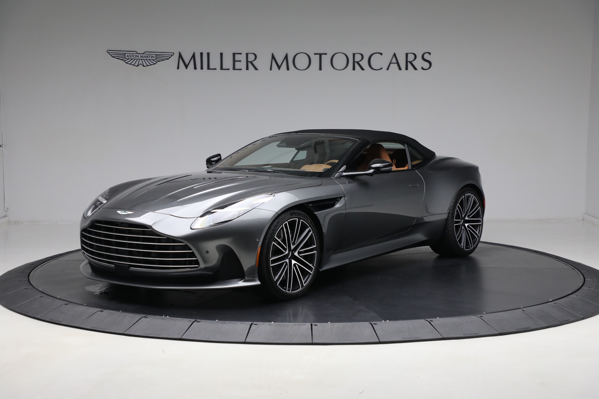 New-2025-Aston-Martin-DB12-Volante