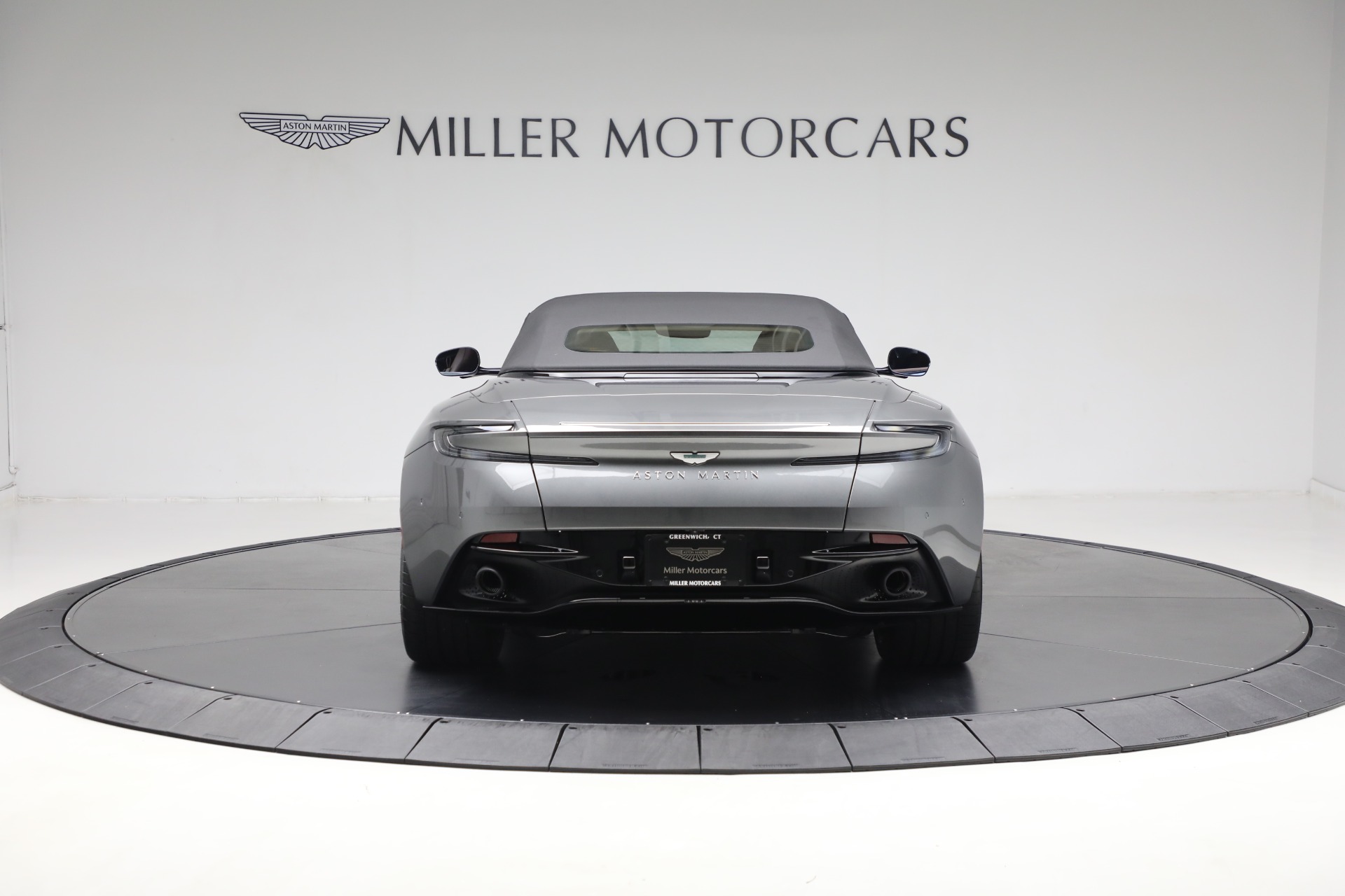 New-2025-Aston-Martin-DB12-Volante
