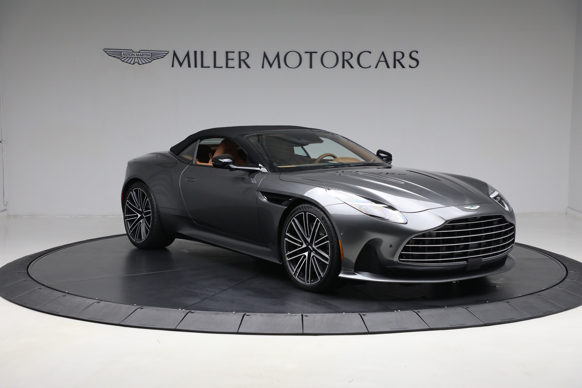 New-2025-Aston-Martin-DB12-Volante