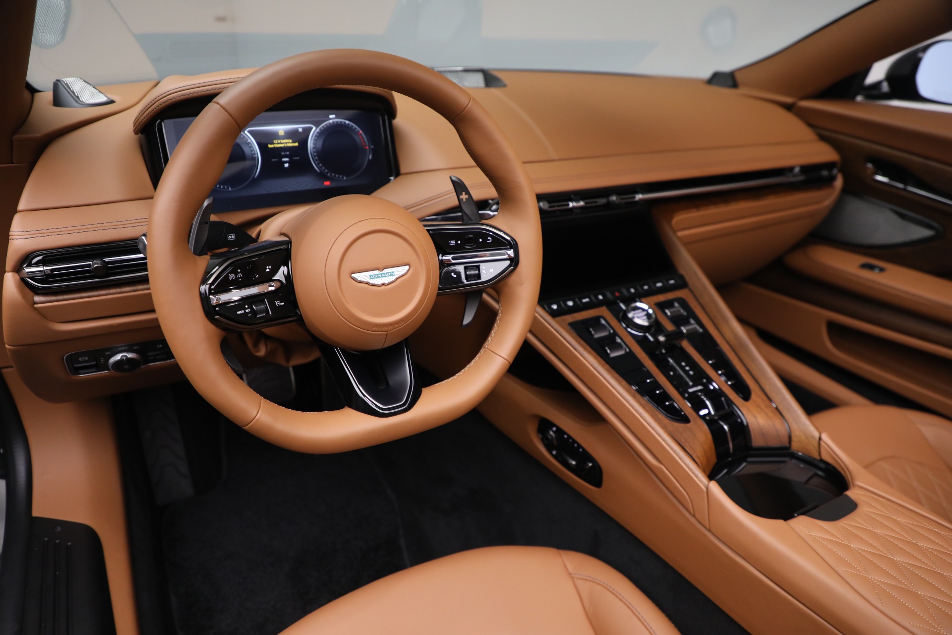 New-2025-Aston-Martin-DB12-Volante