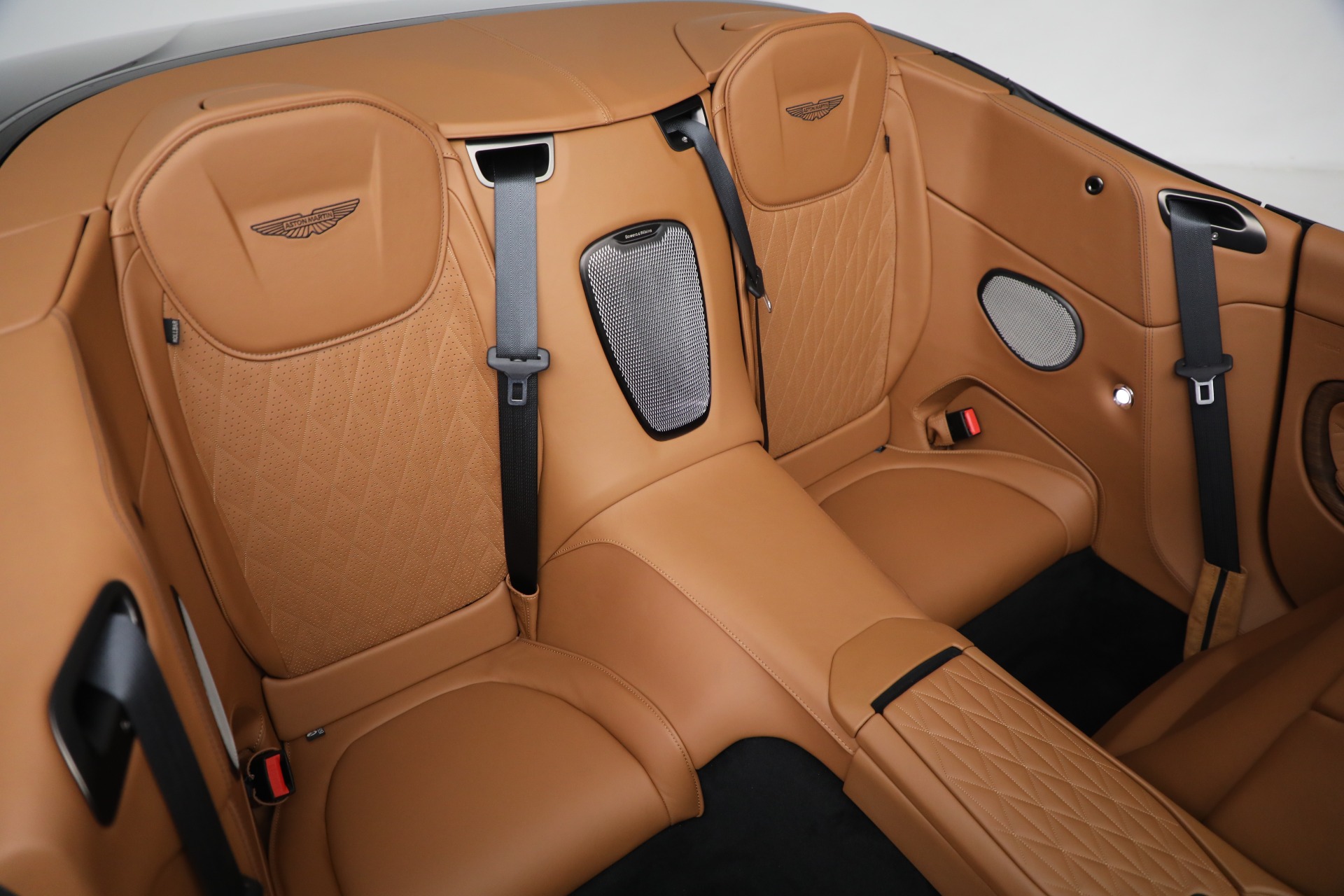 New-2025-Aston-Martin-DB12-Volante