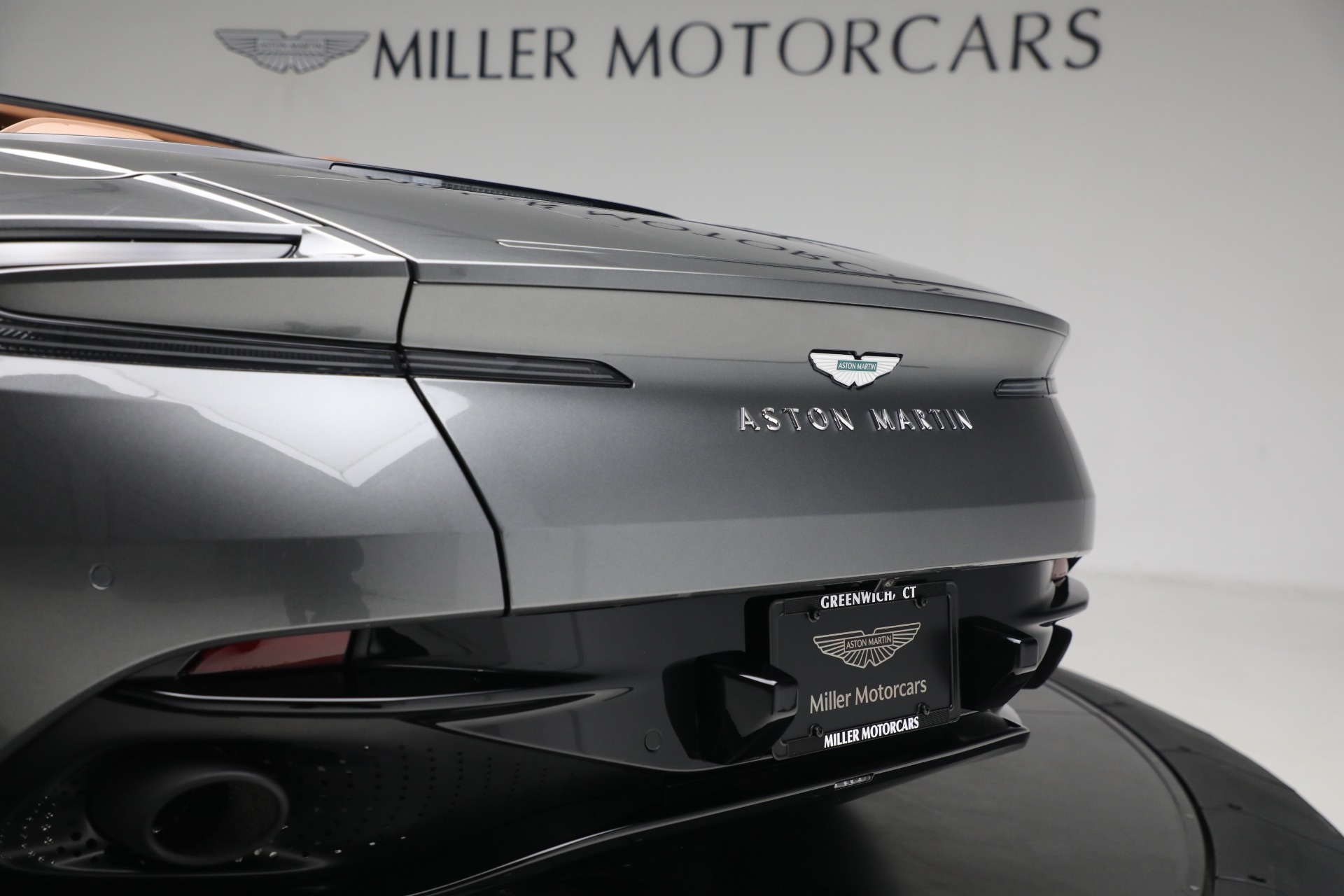 New-2025-Aston-Martin-DB12-Volante