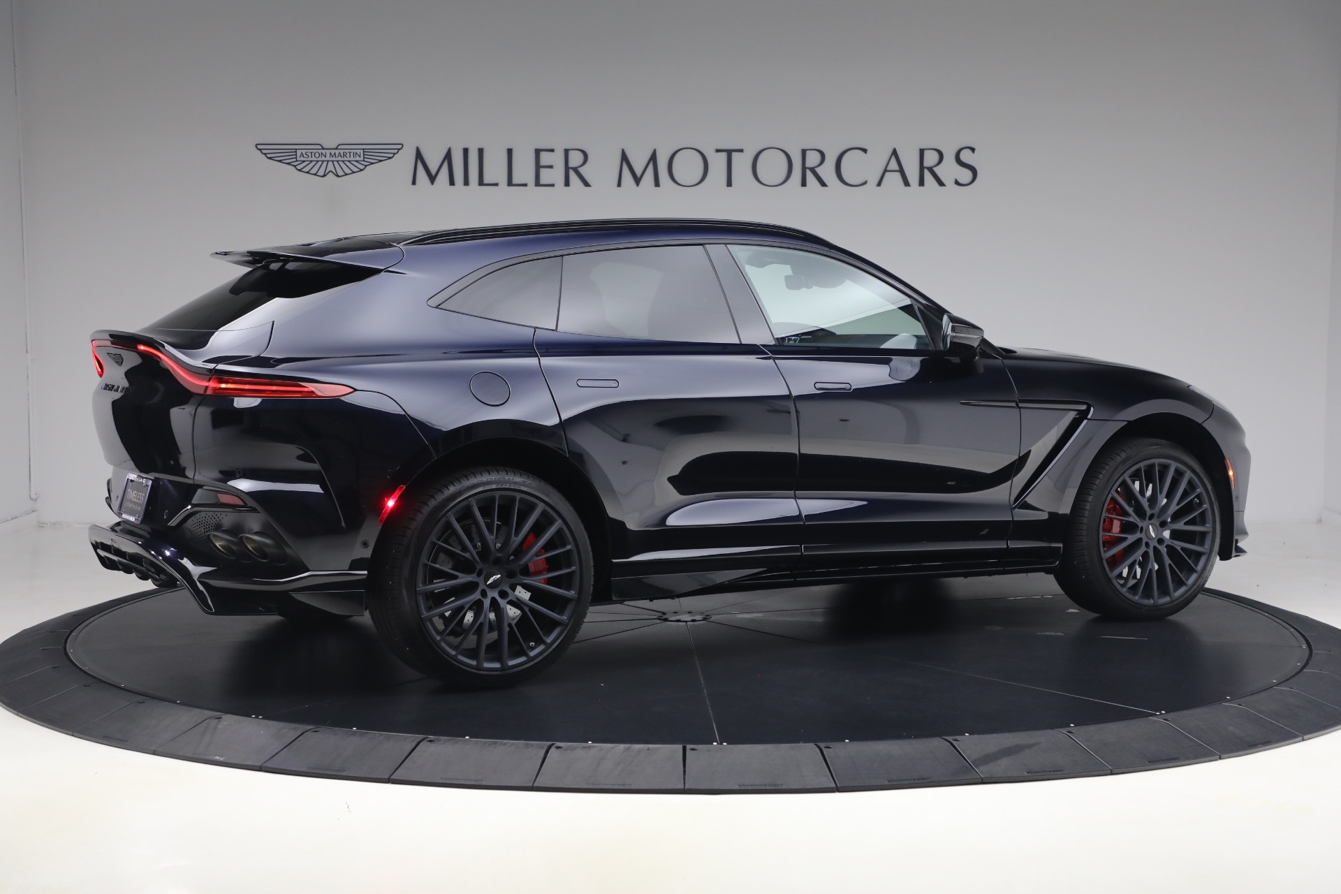 Used-2025-Aston-Martin-DBX-707