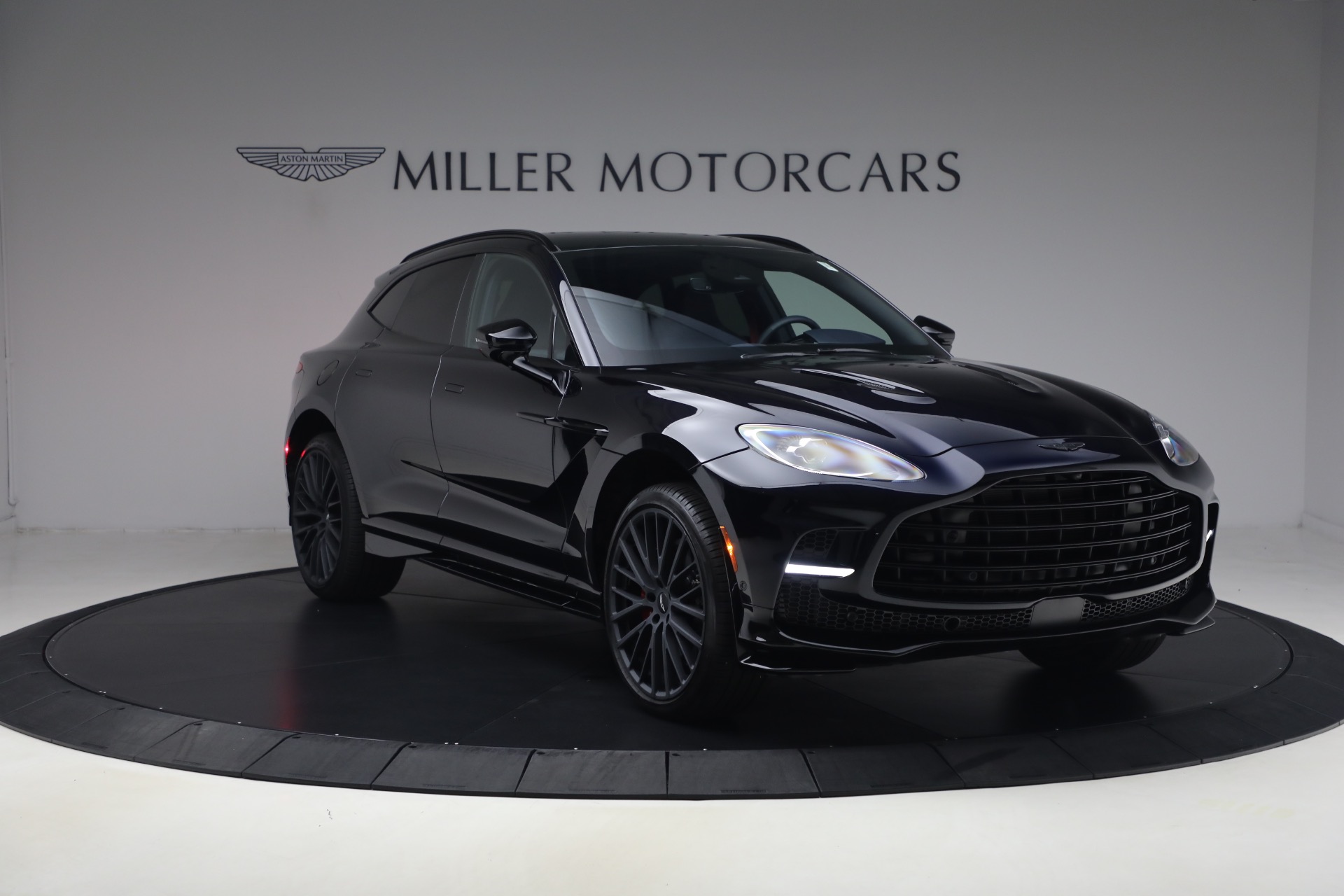 Used-2025-Aston-Martin-DBX-707