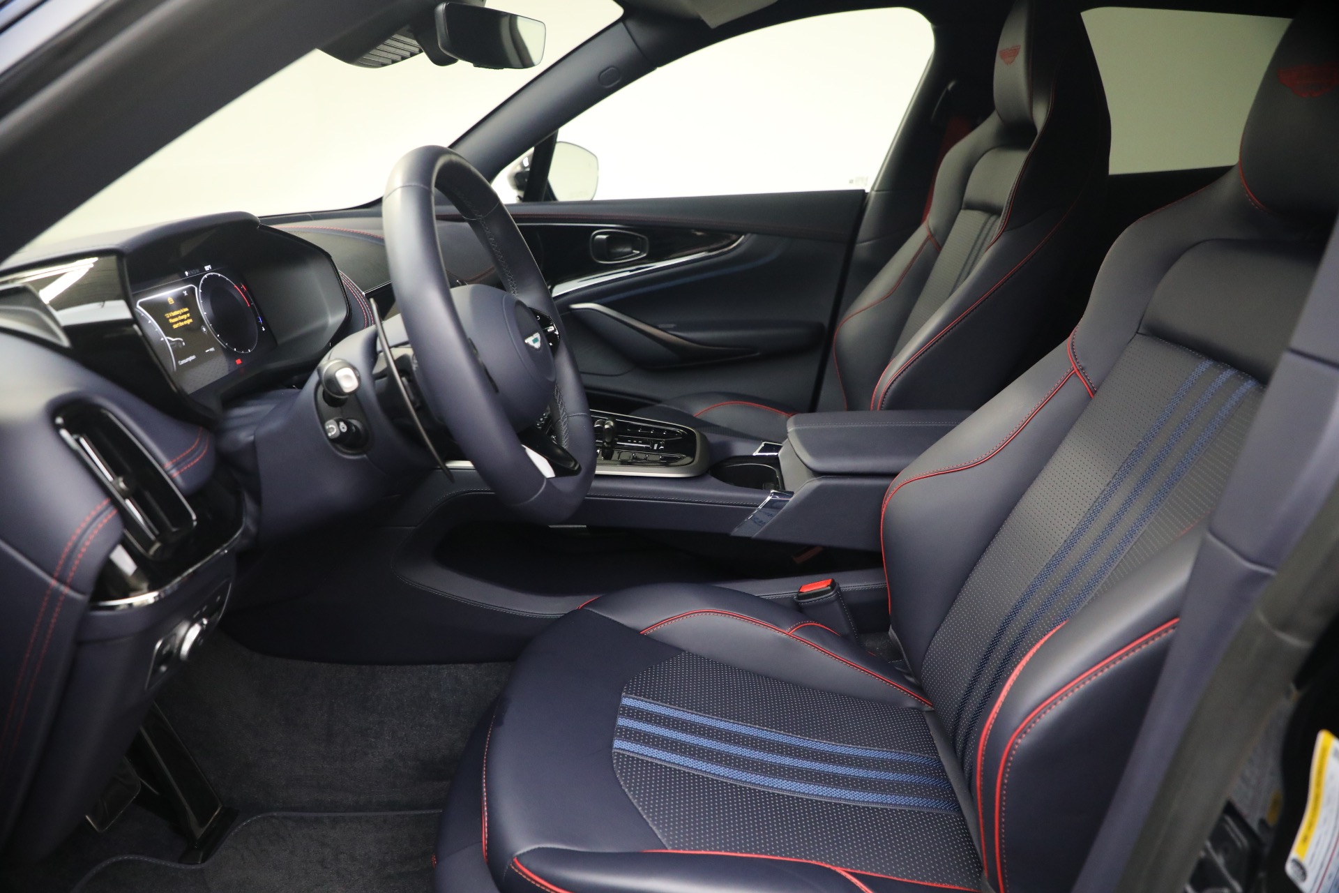 Used-2025-Aston-Martin-DBX-707