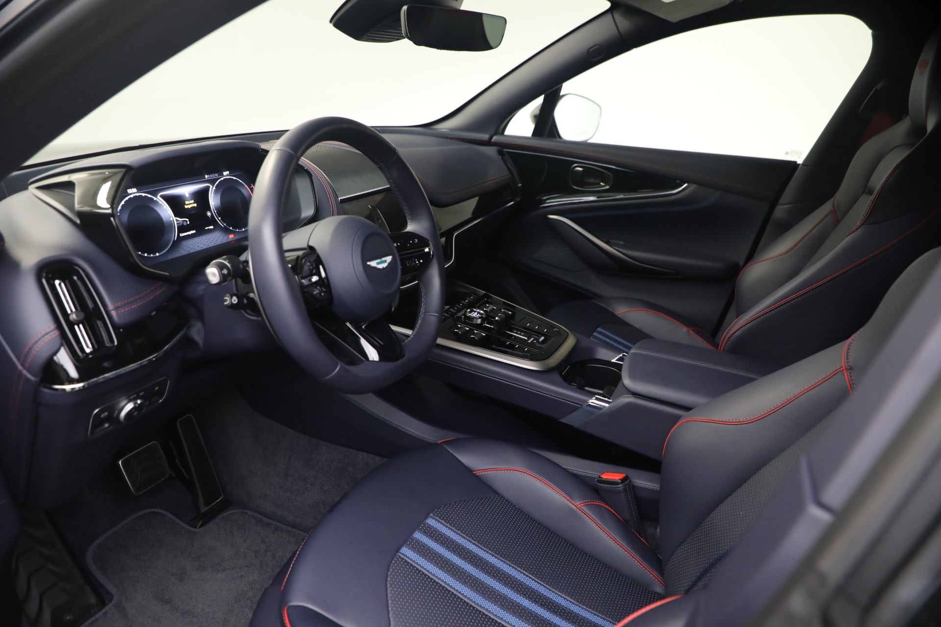 Used-2025-Aston-Martin-DBX-707