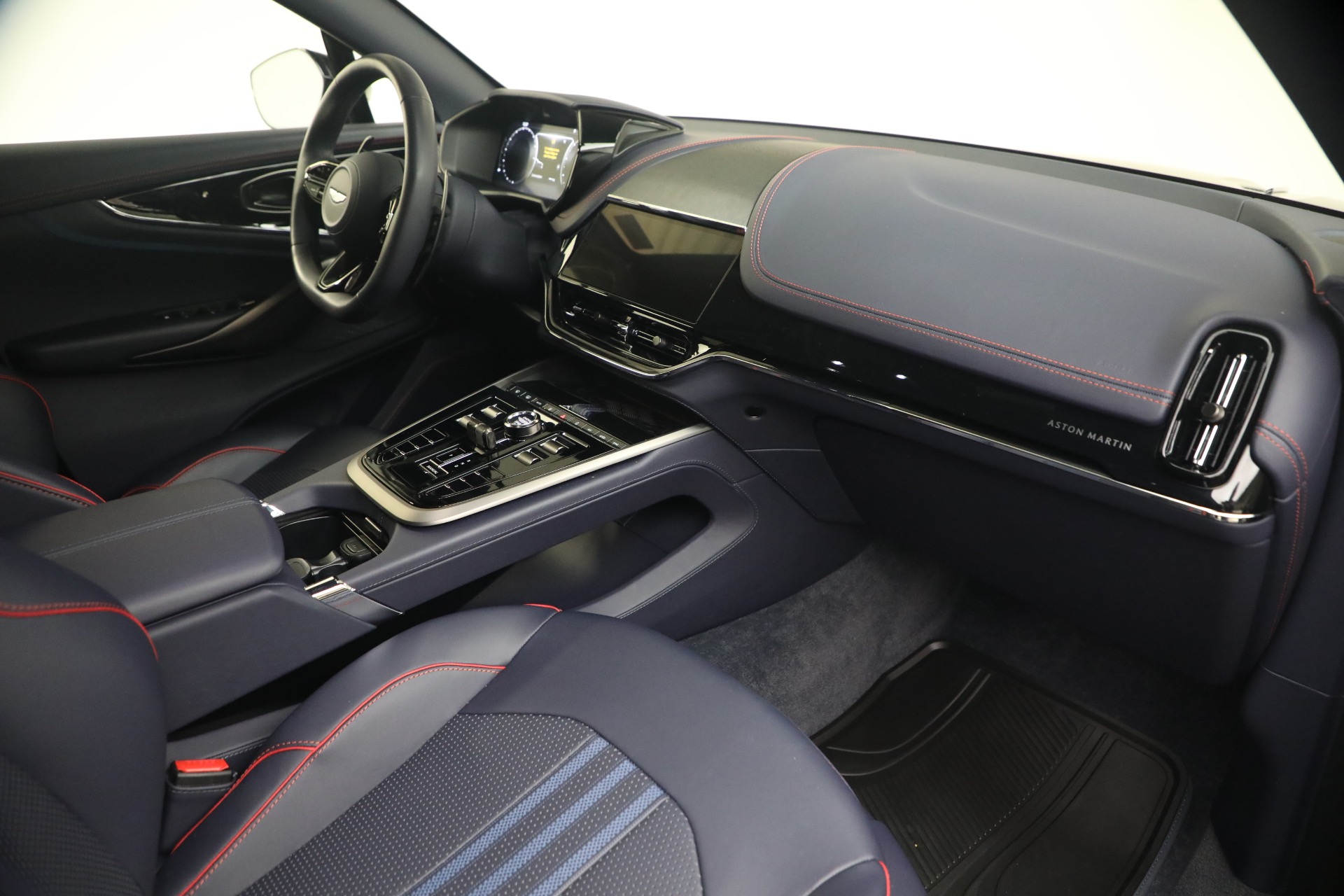 Used-2025-Aston-Martin-DBX-707