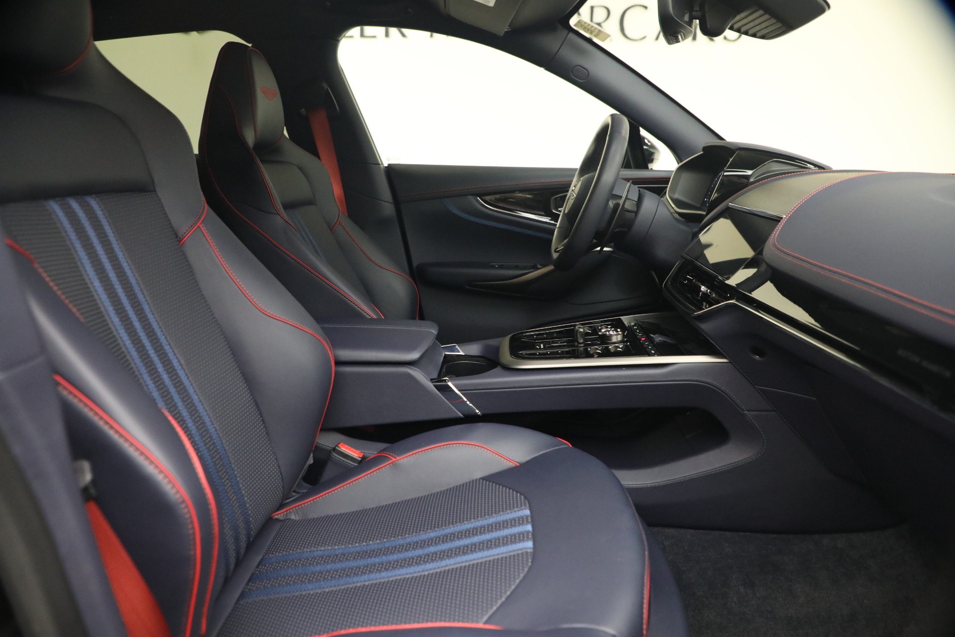 Used-2025-Aston-Martin-DBX-707