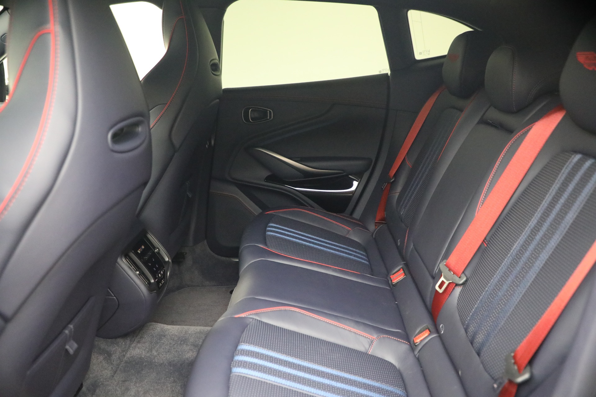 Used-2025-Aston-Martin-DBX-707