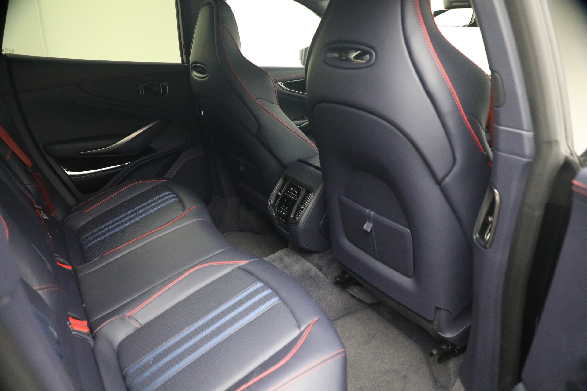 Used-2025-Aston-Martin-DBX-707
