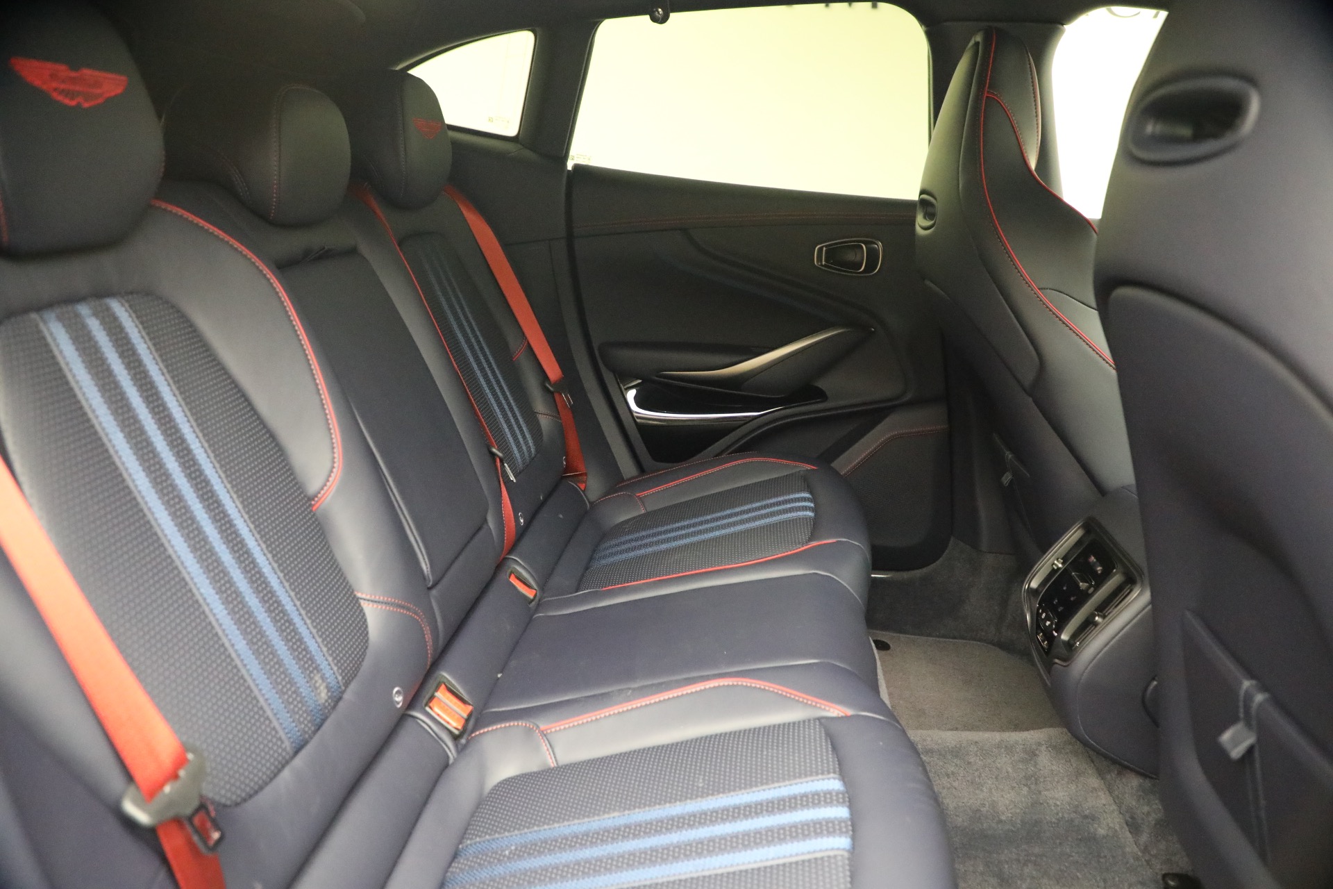 Used-2025-Aston-Martin-DBX-707