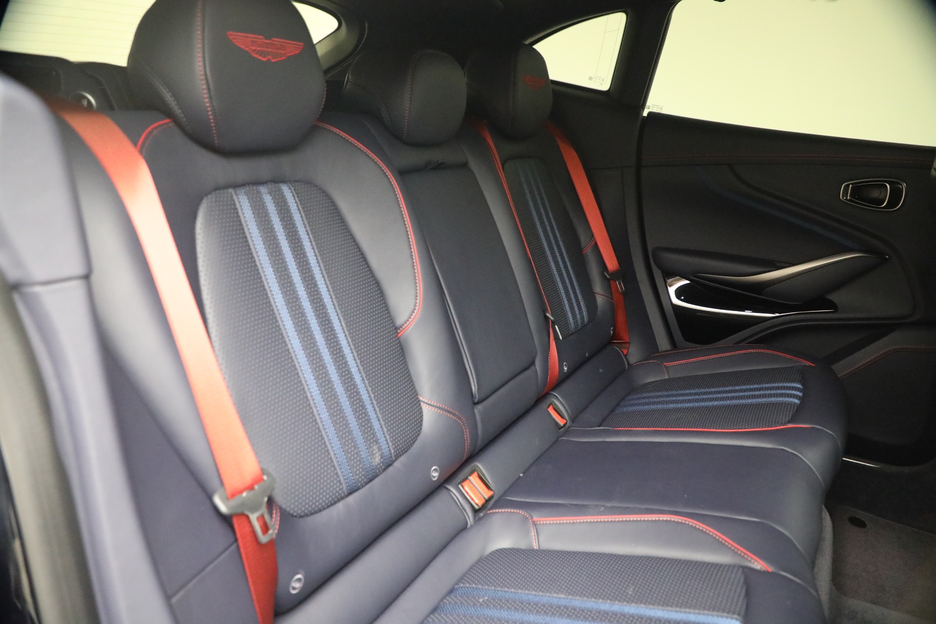 Used-2025-Aston-Martin-DBX-707