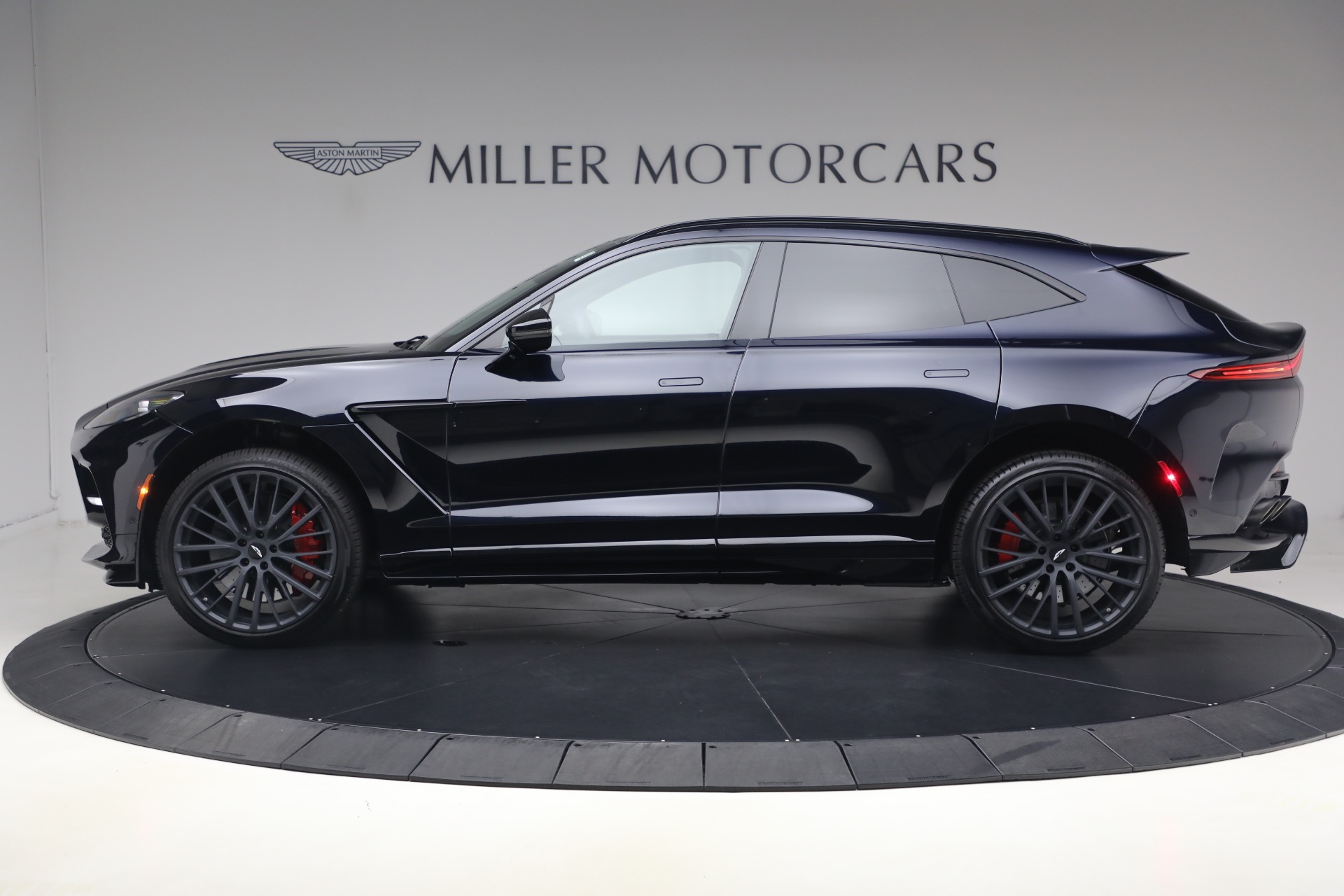 Used-2025-Aston-Martin-DBX-707