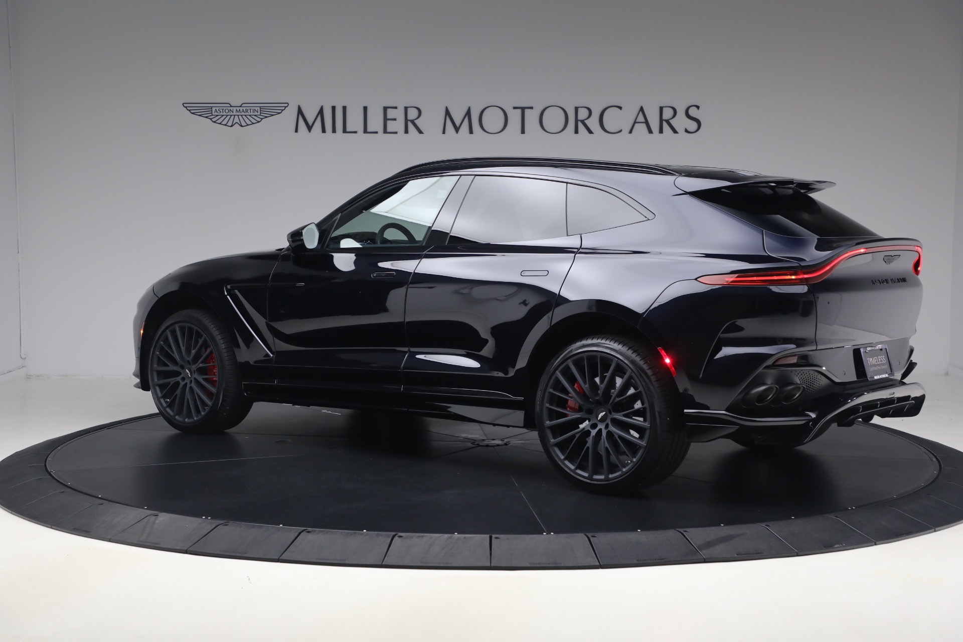 Used-2025-Aston-Martin-DBX-707