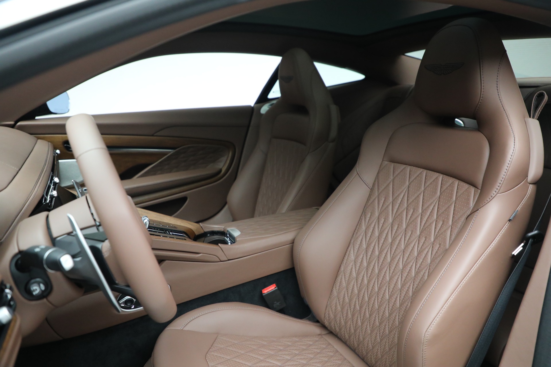 Used-2025-Aston-Martin-DB12-V8