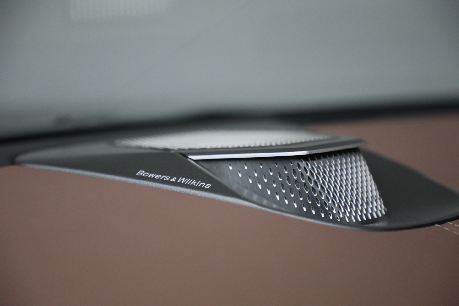 Used-2025-Aston-Martin-DB12-V8