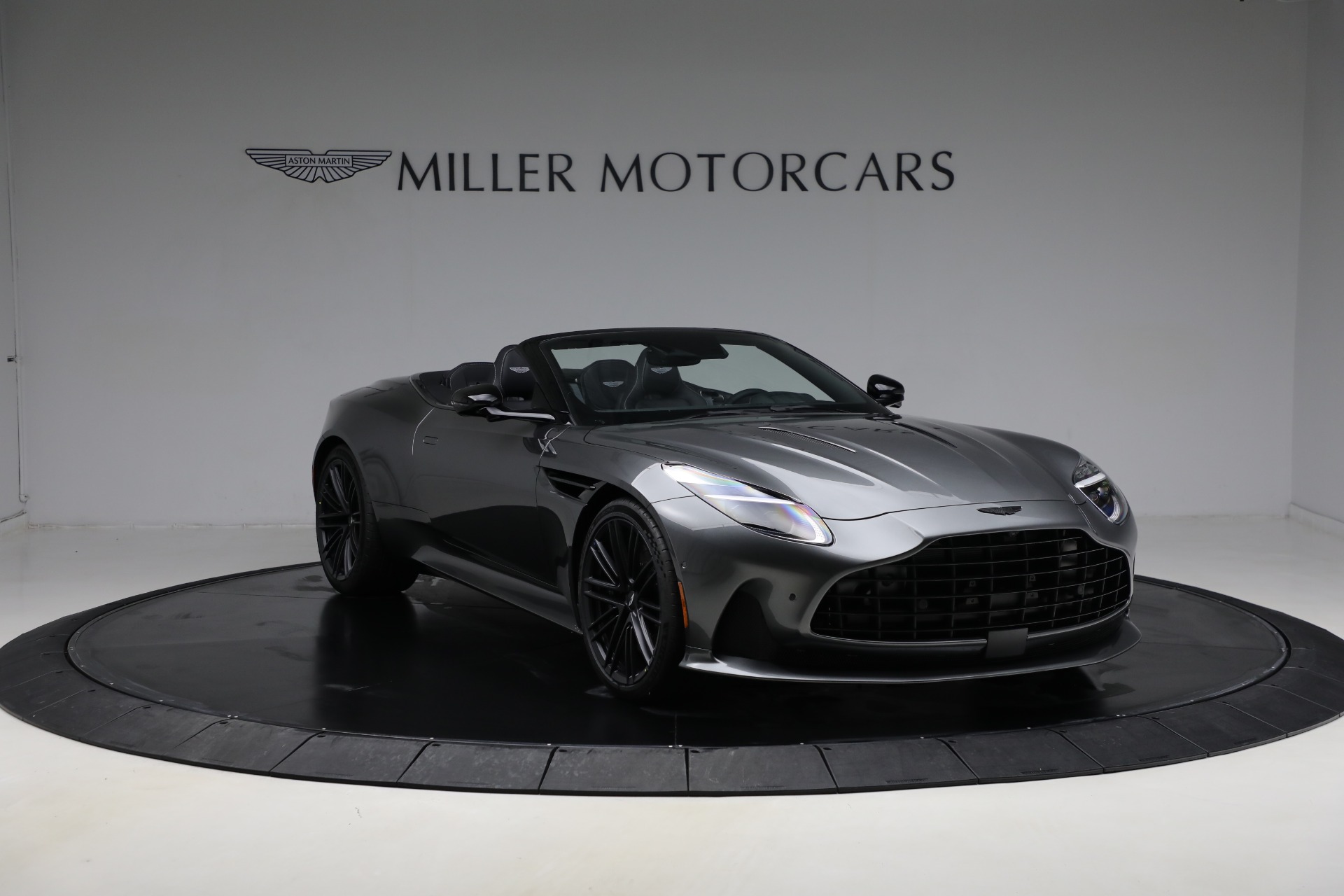 New-2025-Aston-Martin-DB12-Volante