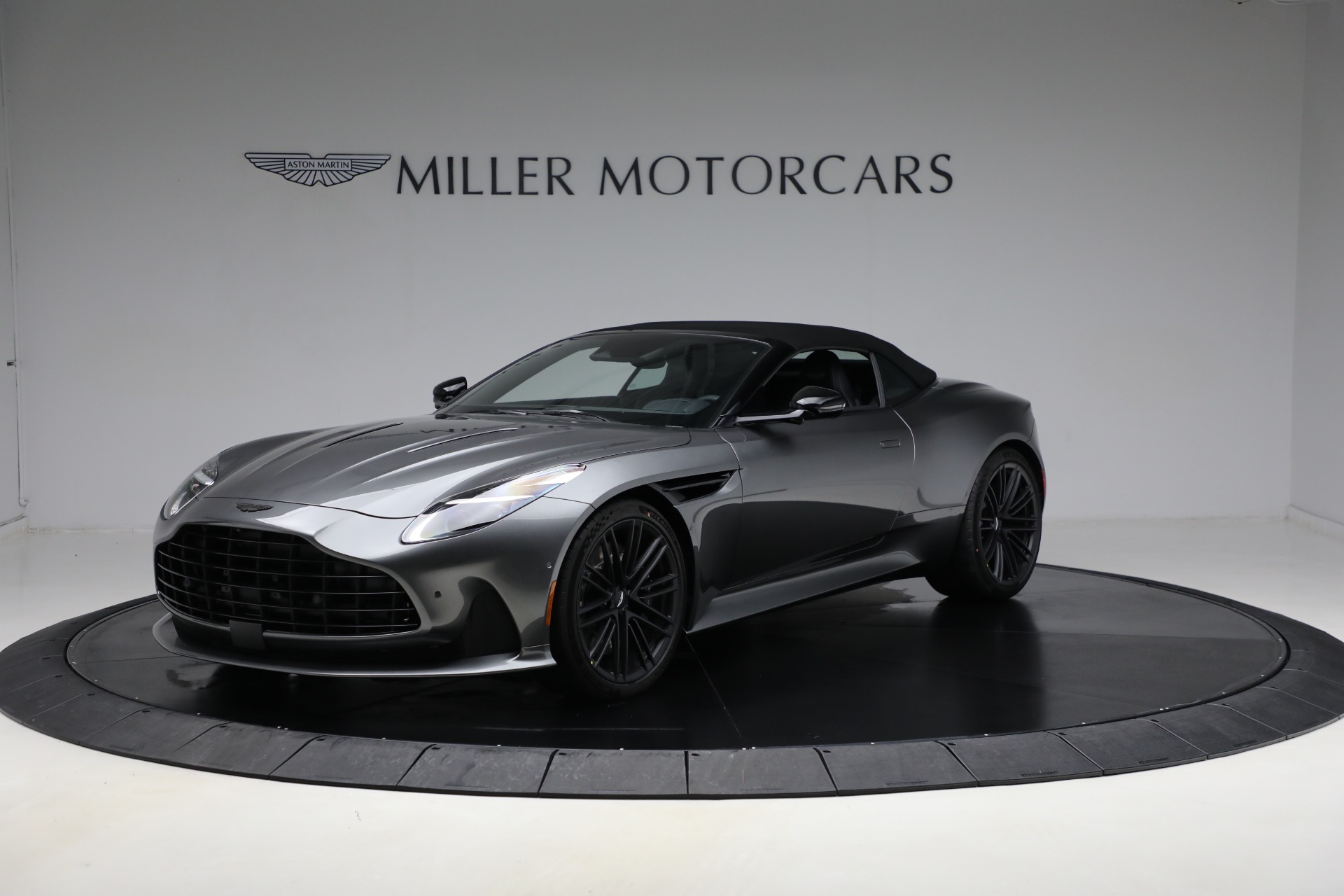 New-2025-Aston-Martin-DB12-Volante