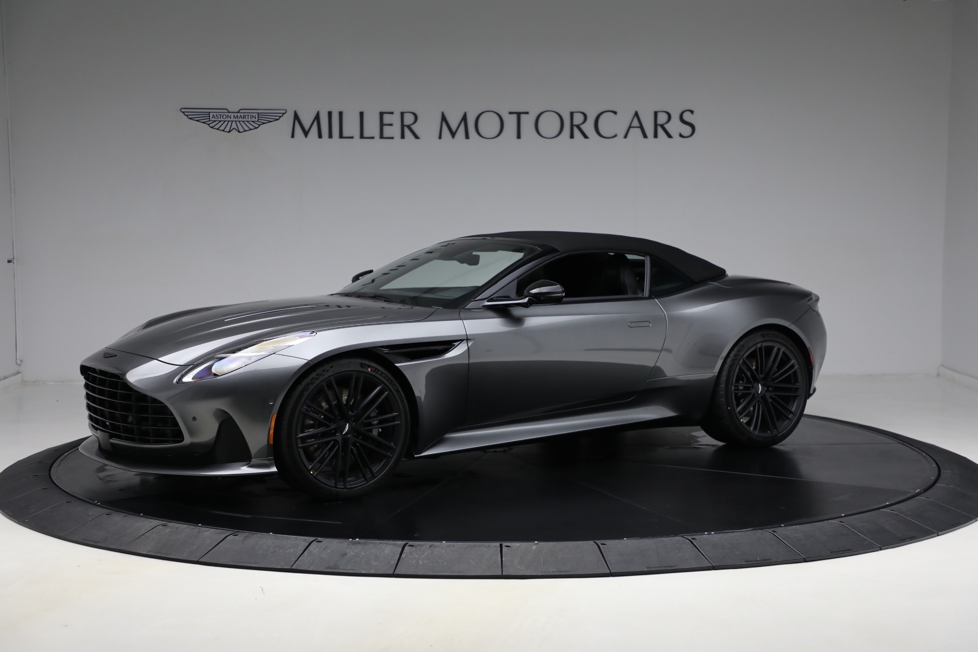 New-2025-Aston-Martin-DB12-Volante