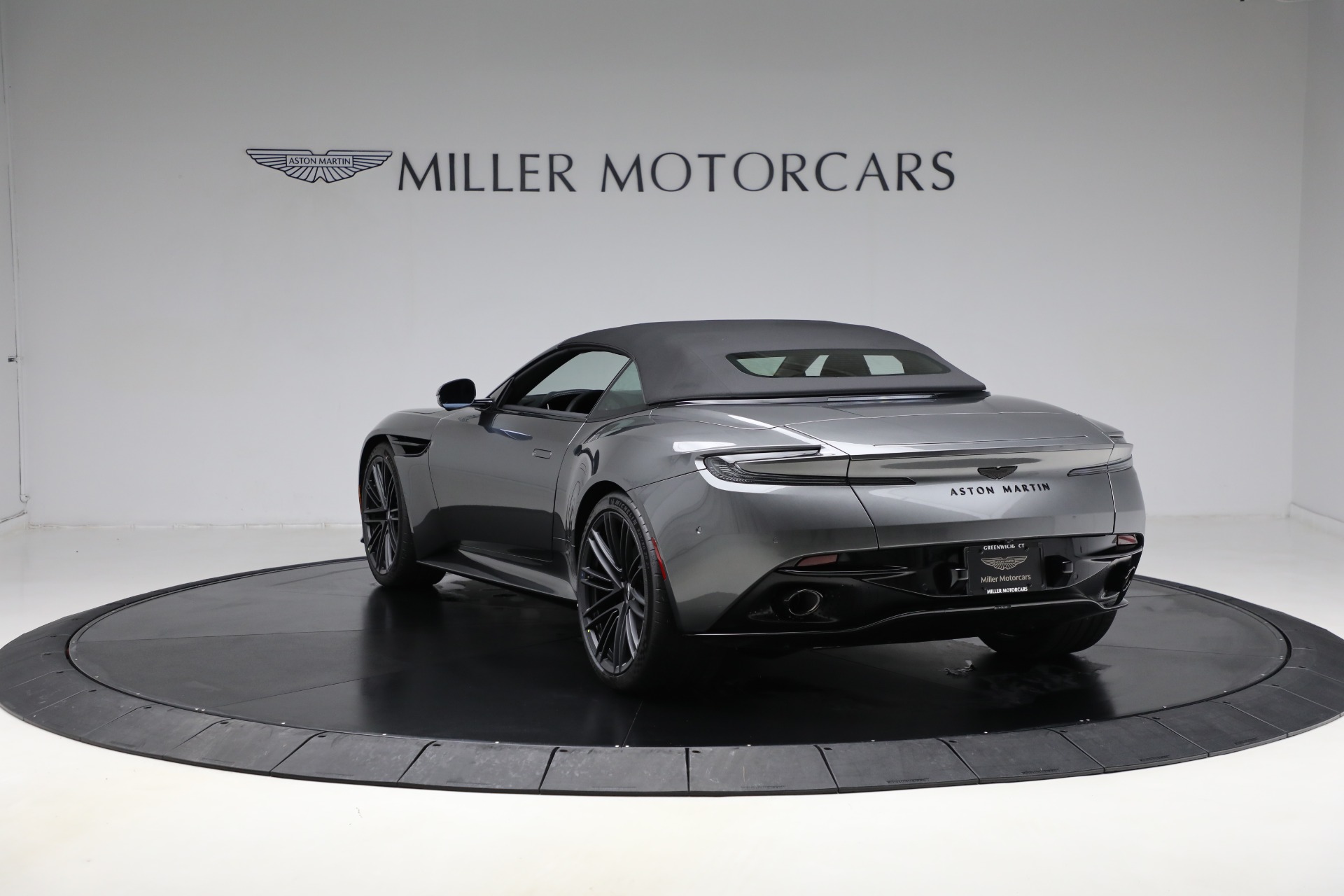 New-2025-Aston-Martin-DB12-Volante