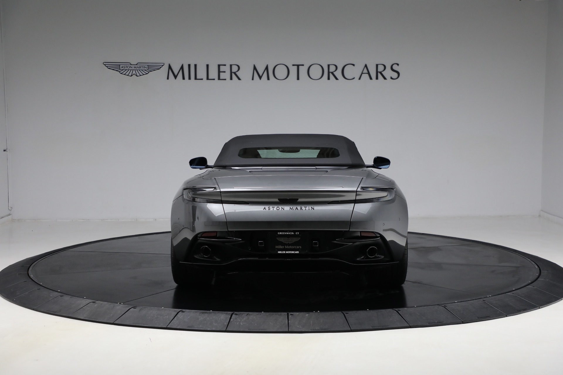 New-2025-Aston-Martin-DB12-Volante