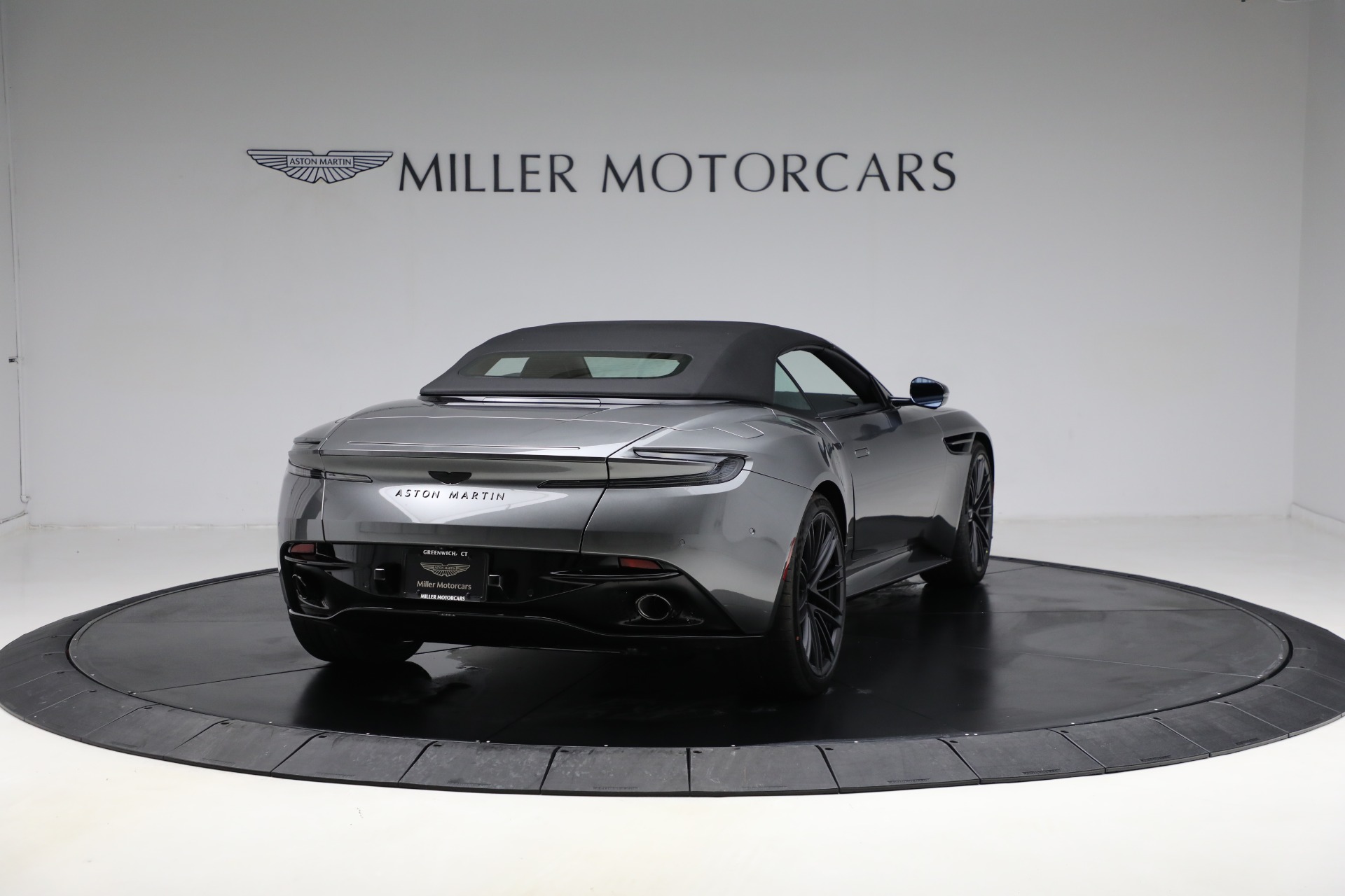 New-2025-Aston-Martin-DB12-Volante
