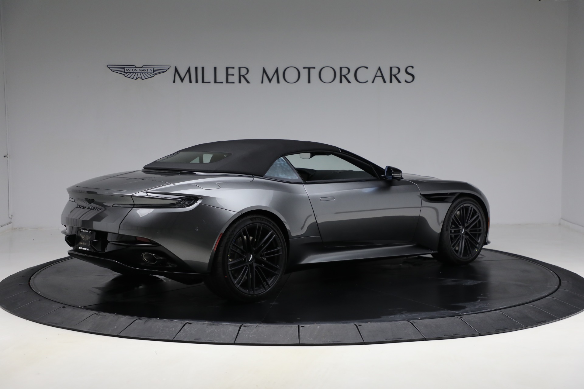 New-2025-Aston-Martin-DB12-Volante