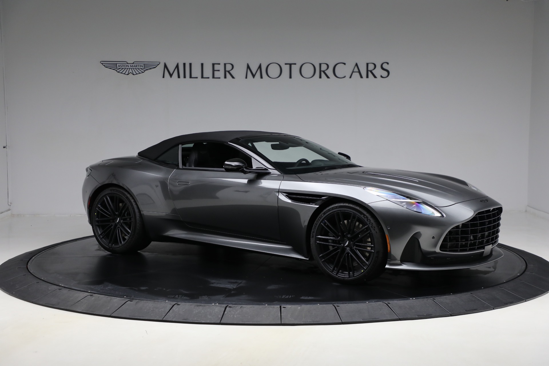 New-2025-Aston-Martin-DB12-Volante