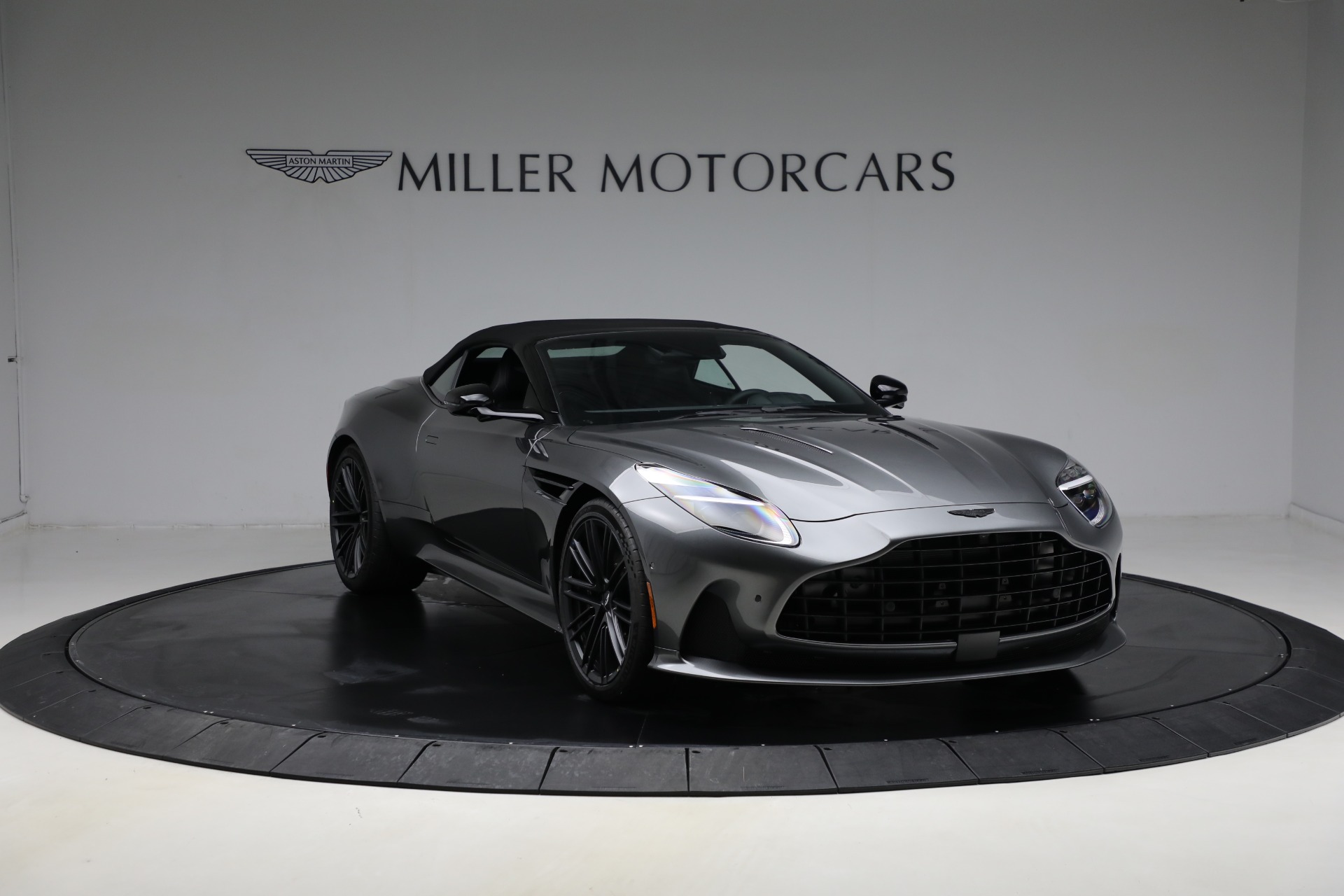 New-2025-Aston-Martin-DB12-Volante