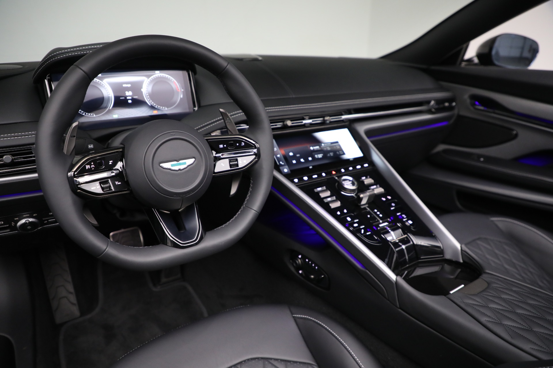 New-2025-Aston-Martin-DB12-Volante