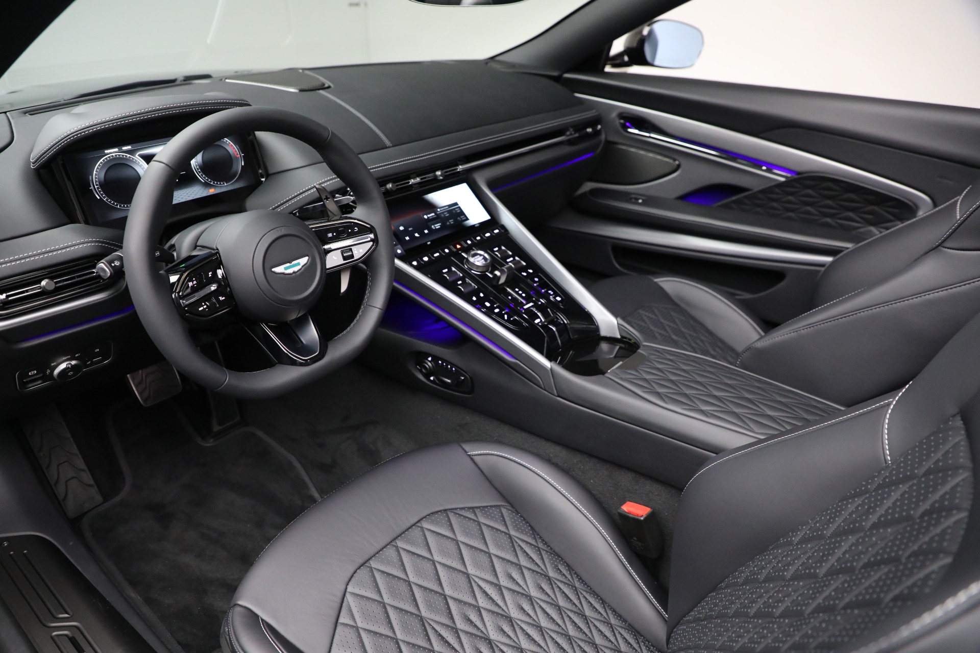 New-2025-Aston-Martin-DB12-Volante