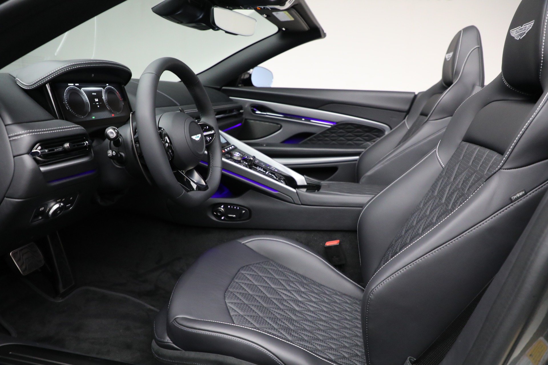 New-2025-Aston-Martin-DB12-Volante