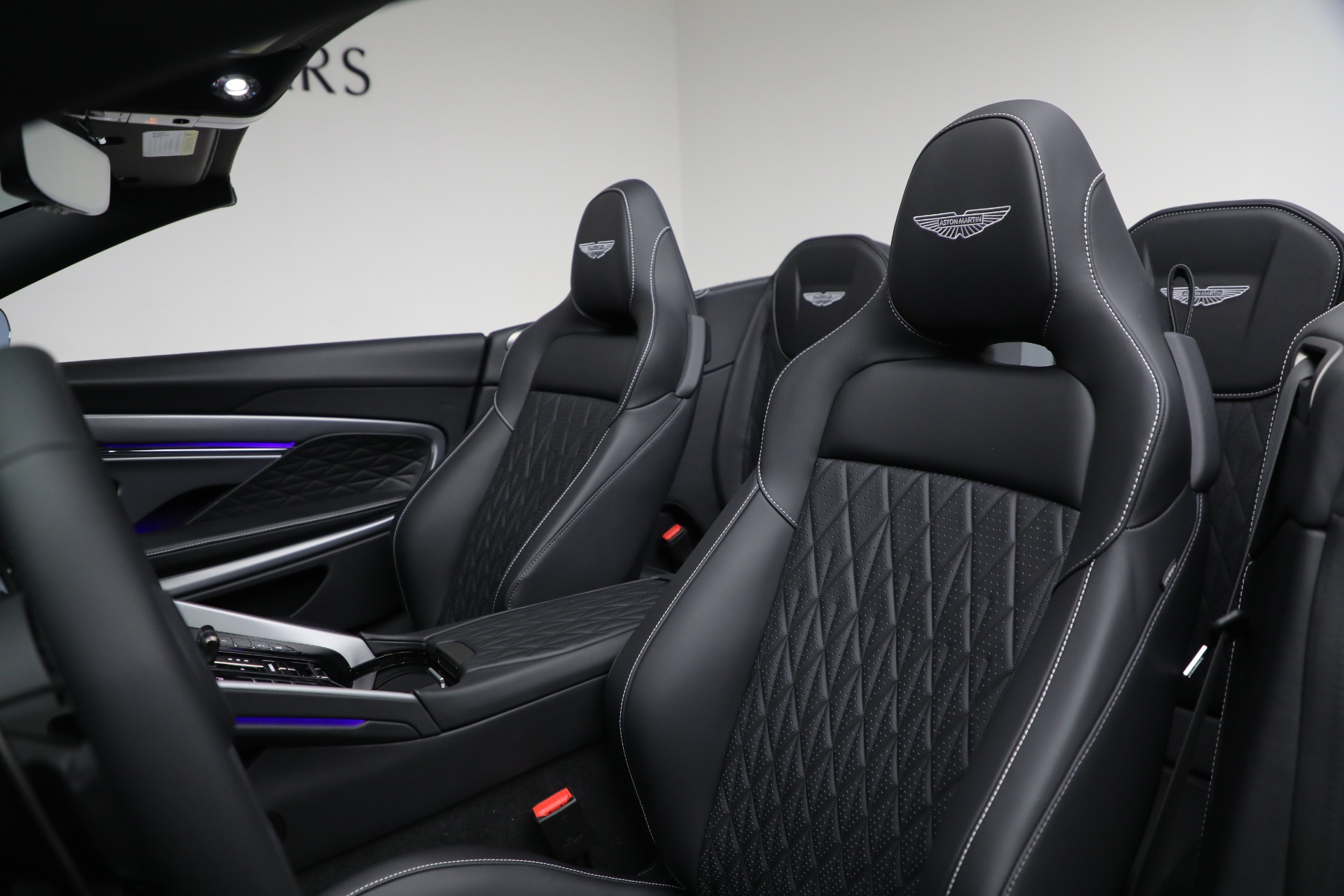 New-2025-Aston-Martin-DB12-Volante