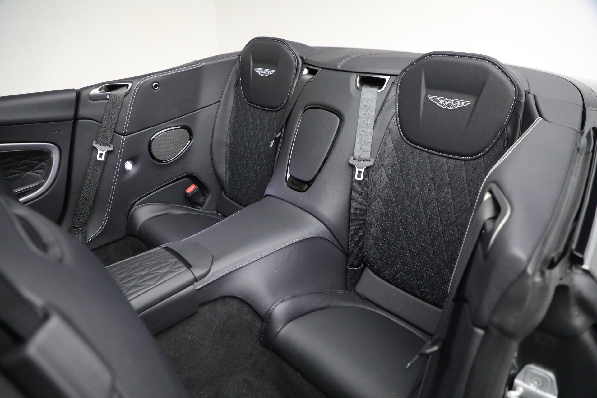 New-2025-Aston-Martin-DB12-Volante