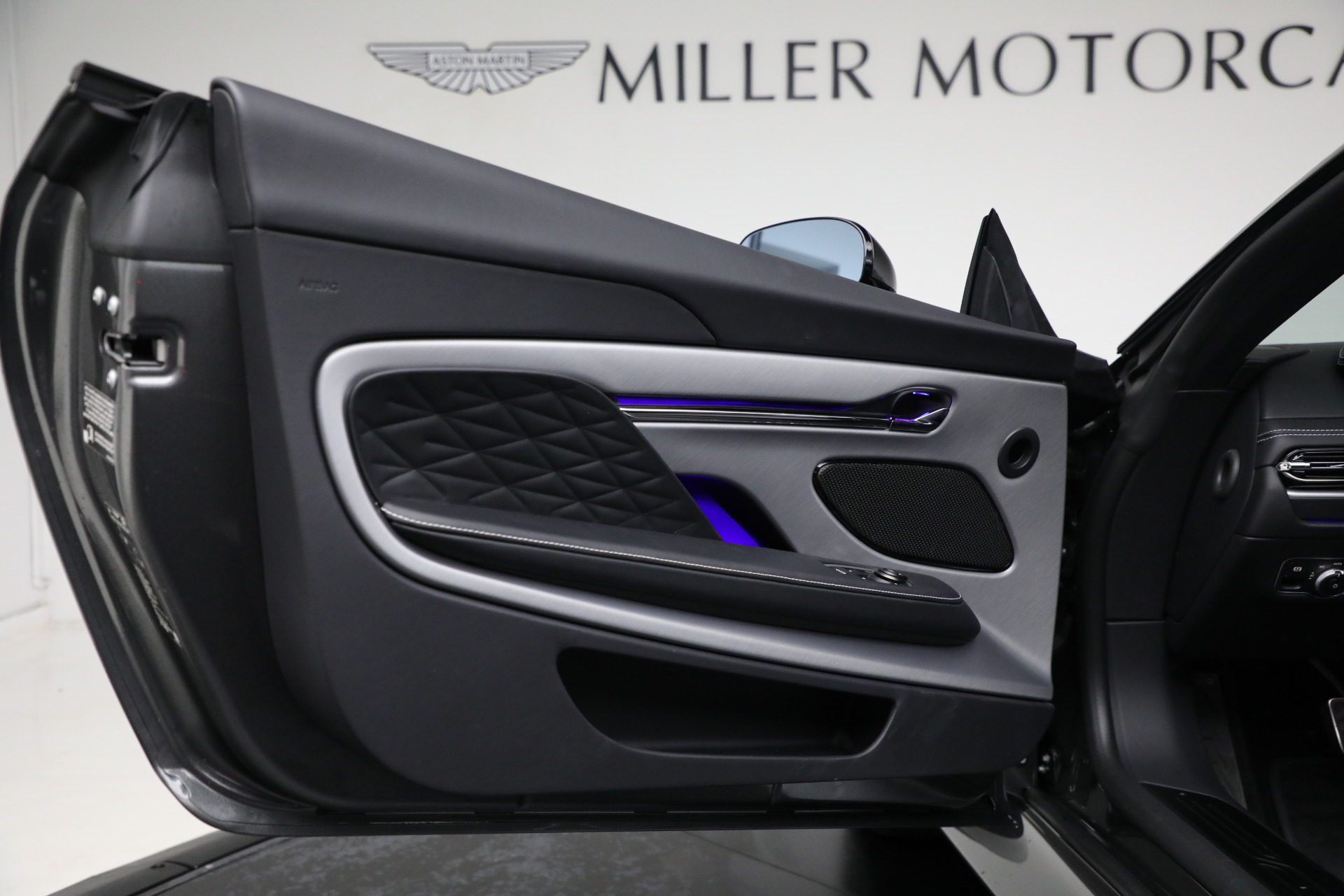 New-2025-Aston-Martin-DB12-Volante