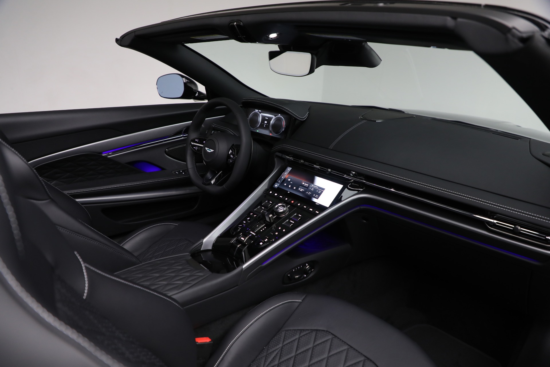 New-2025-Aston-Martin-DB12-Volante