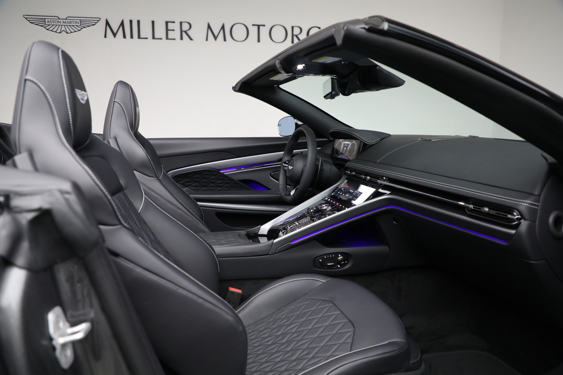 New-2025-Aston-Martin-DB12-Volante