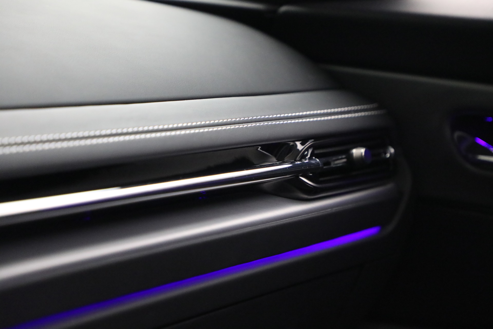 New-2025-Aston-Martin-DB12-Volante