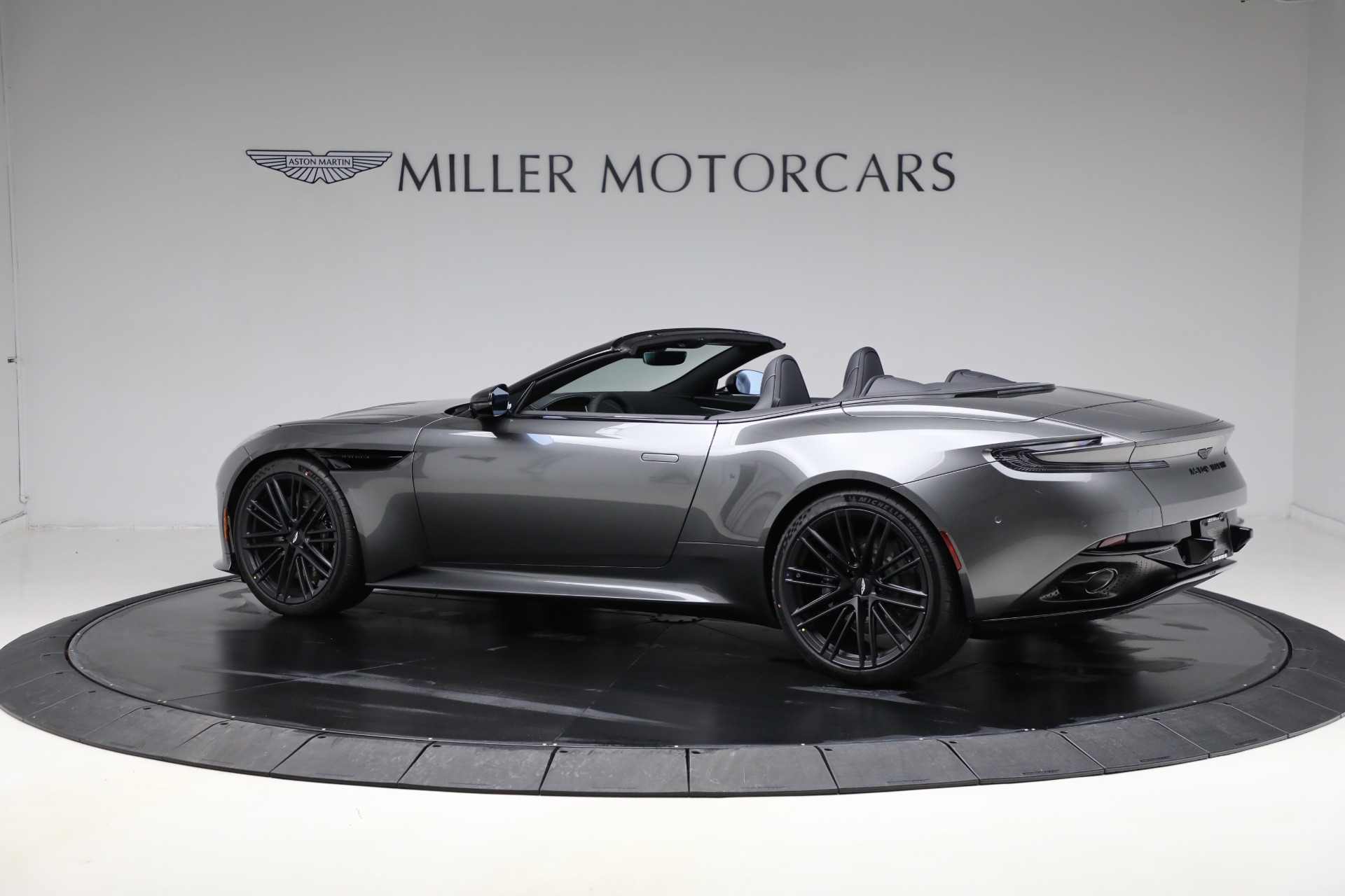 New-2025-Aston-Martin-DB12-Volante