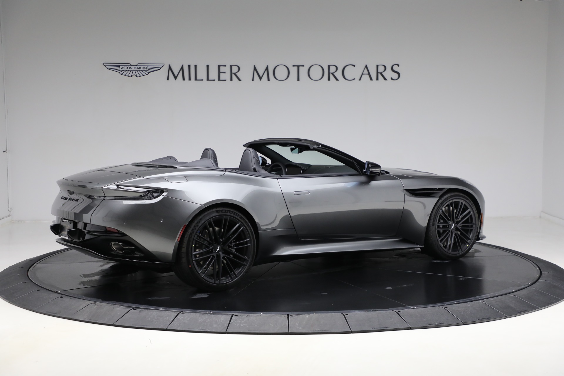 New-2025-Aston-Martin-DB12-Volante