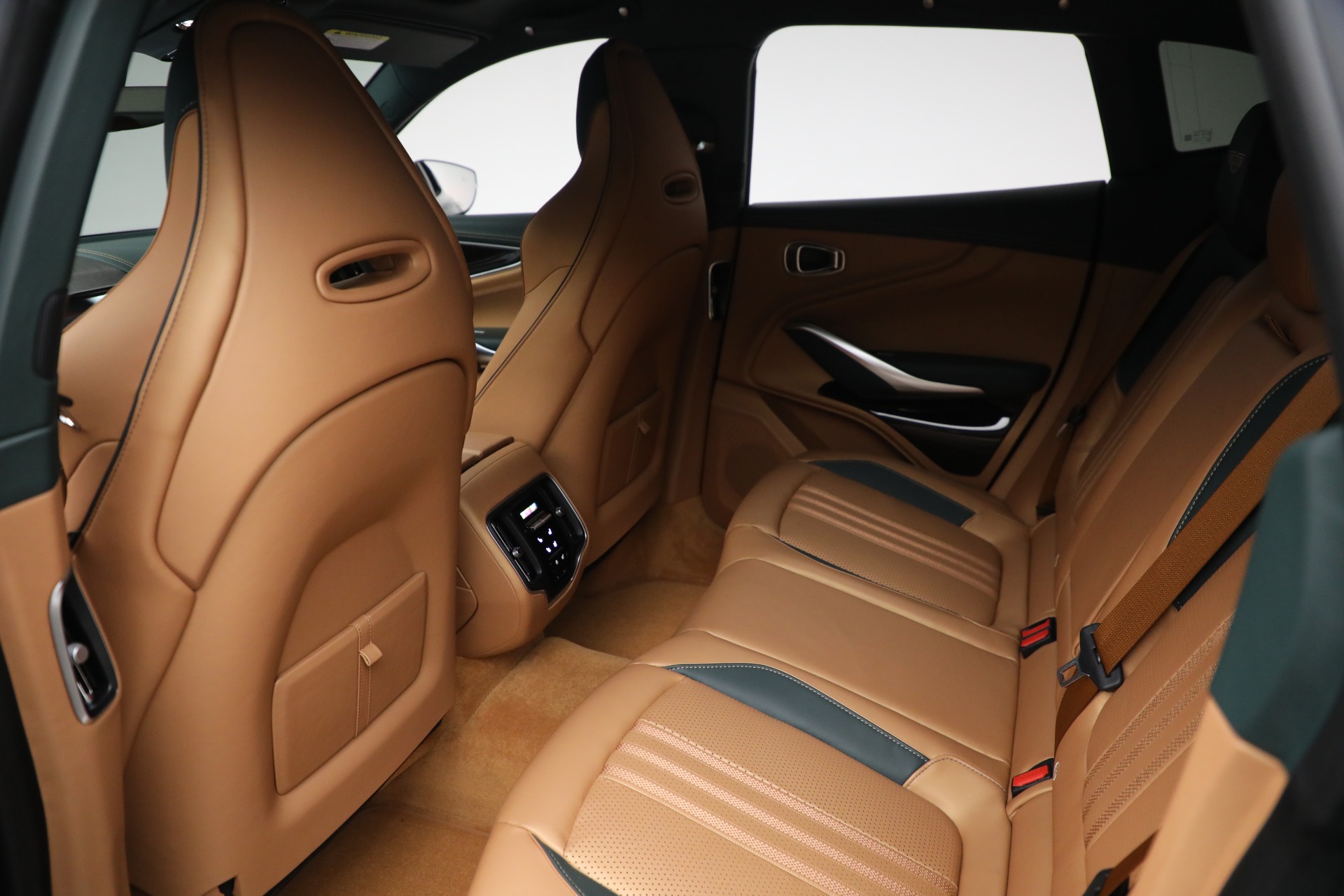 New-2025-Aston-Martin-DBX-707