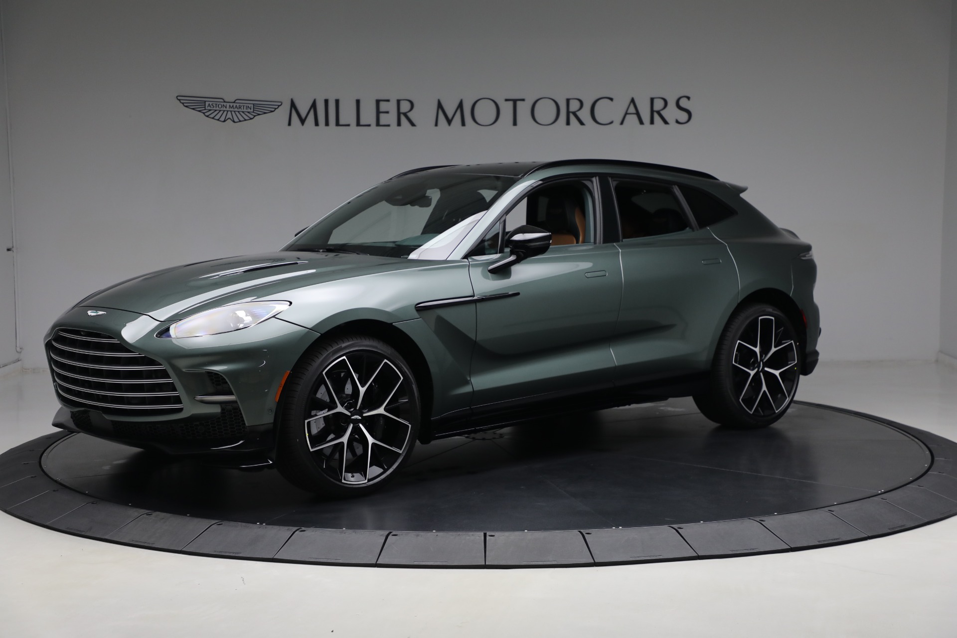 New-2025-Aston-Martin-DBX-707