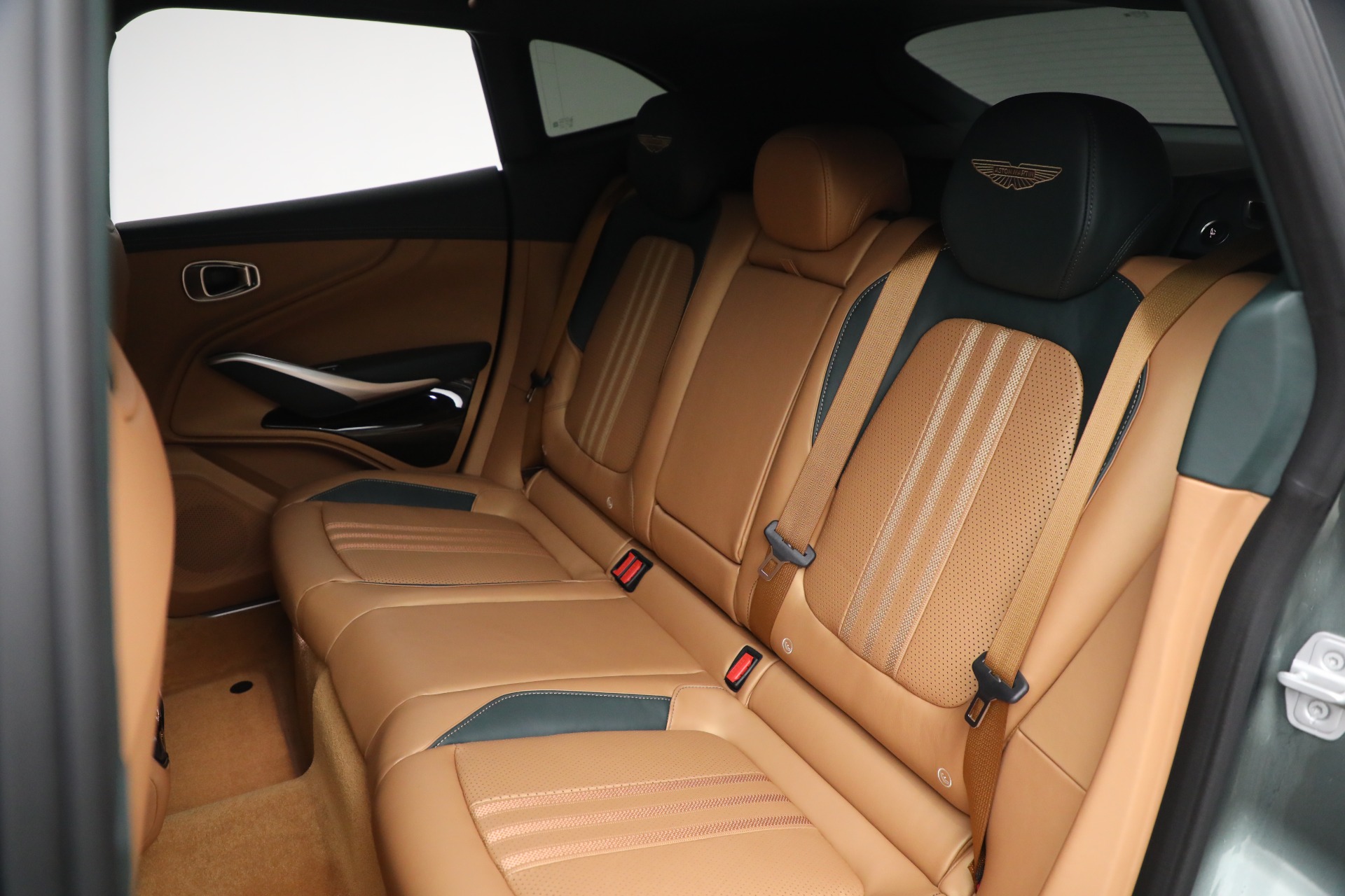 New-2025-Aston-Martin-DBX-707