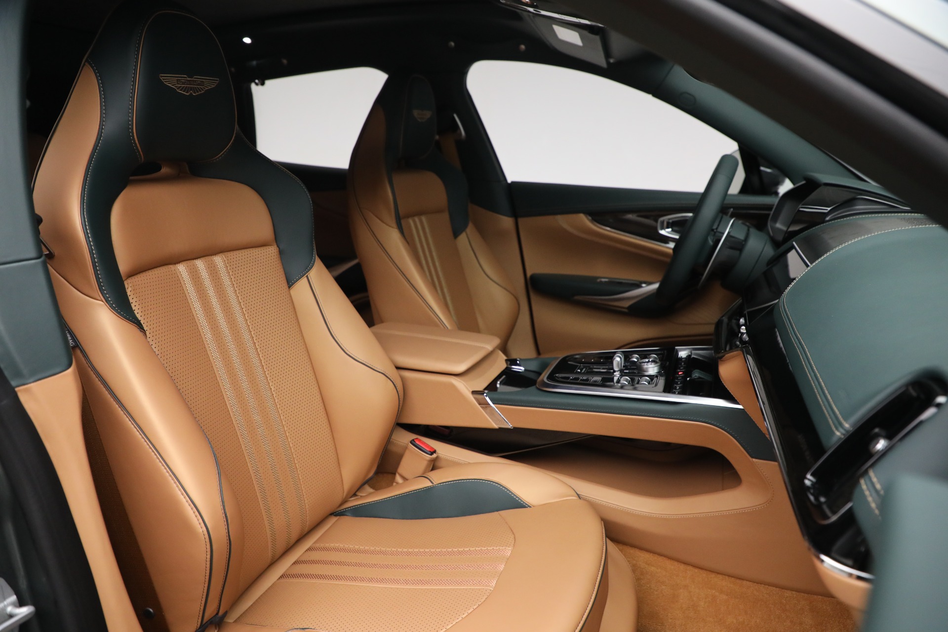 New-2025-Aston-Martin-DBX-707