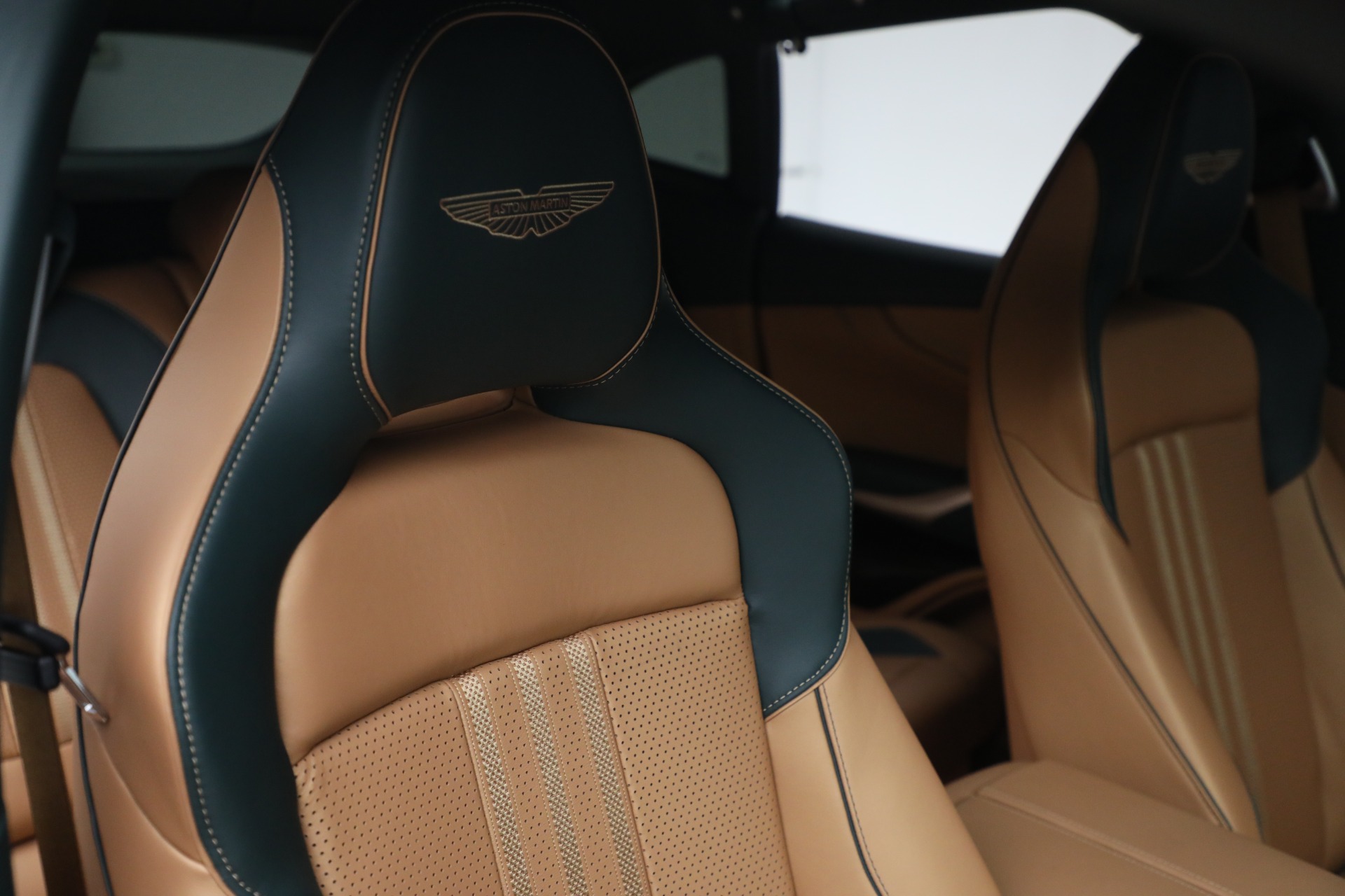 New-2025-Aston-Martin-DBX-707