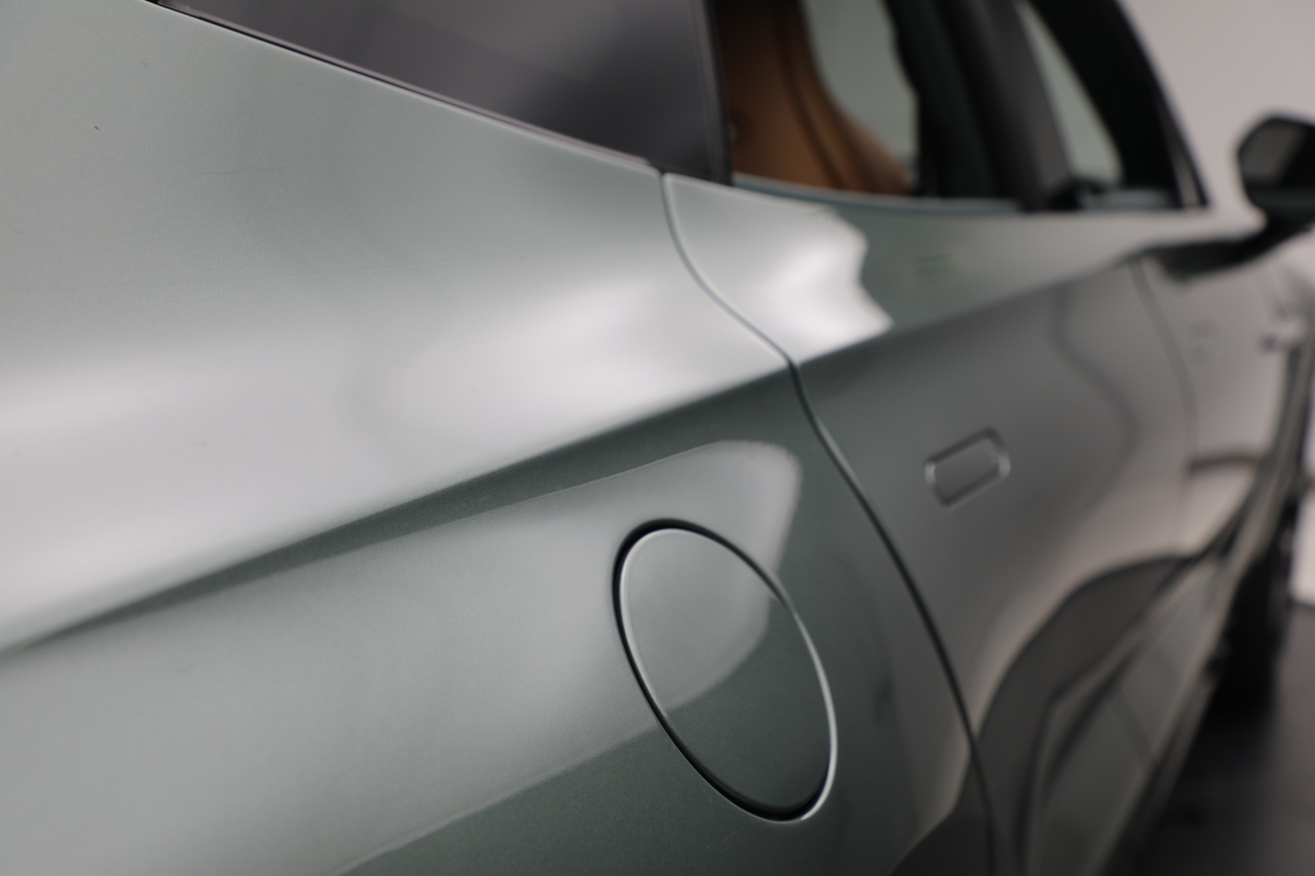 New-2025-Aston-Martin-DBX-707